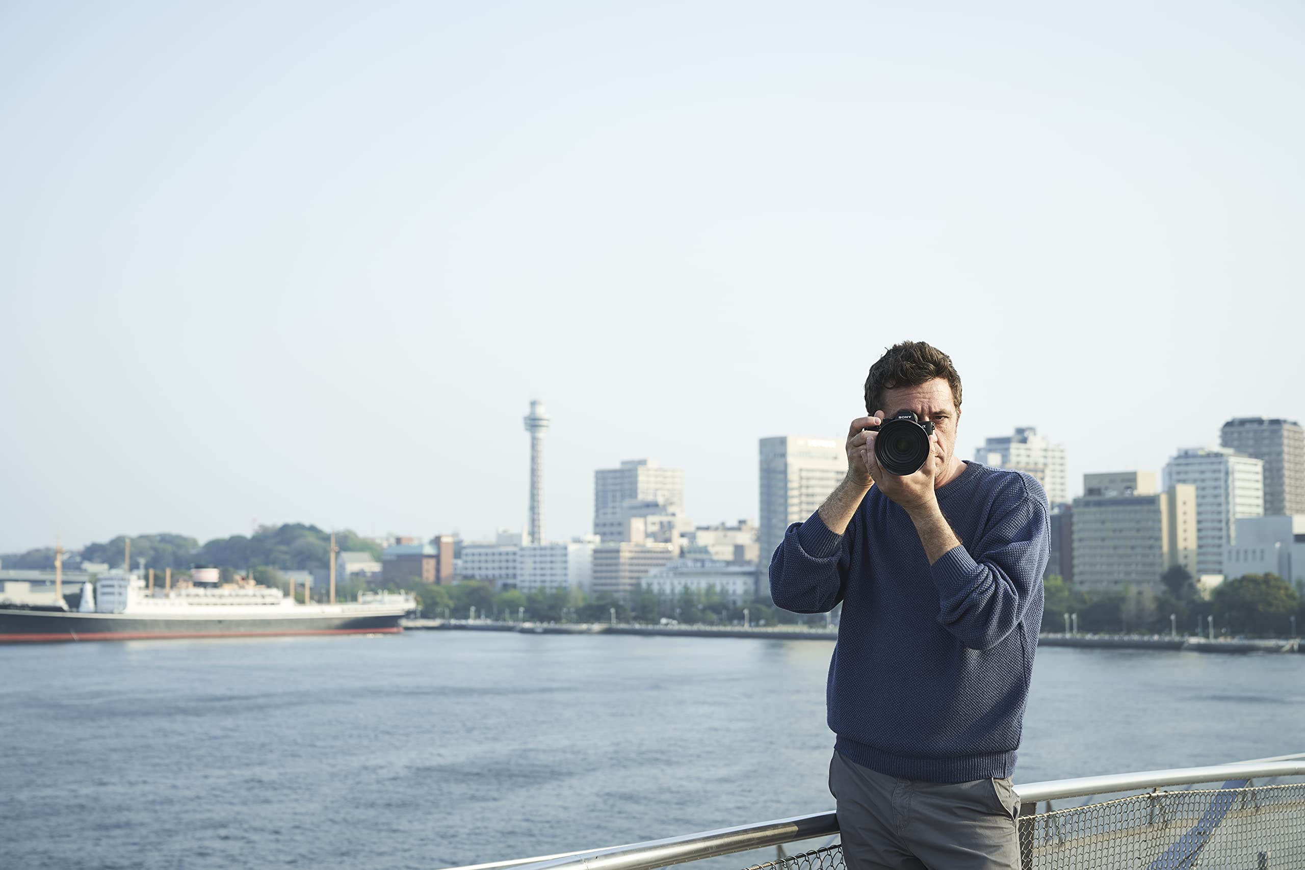 Sony Alpha 7 R III | Appareil Photo Numérique Hybride Plein Format (42, 4 MP, 4K HDR Video, Écran 3" LCD Suivi des Yeux, Batterie Haute Capacité) (ILCE7RM3) Noir