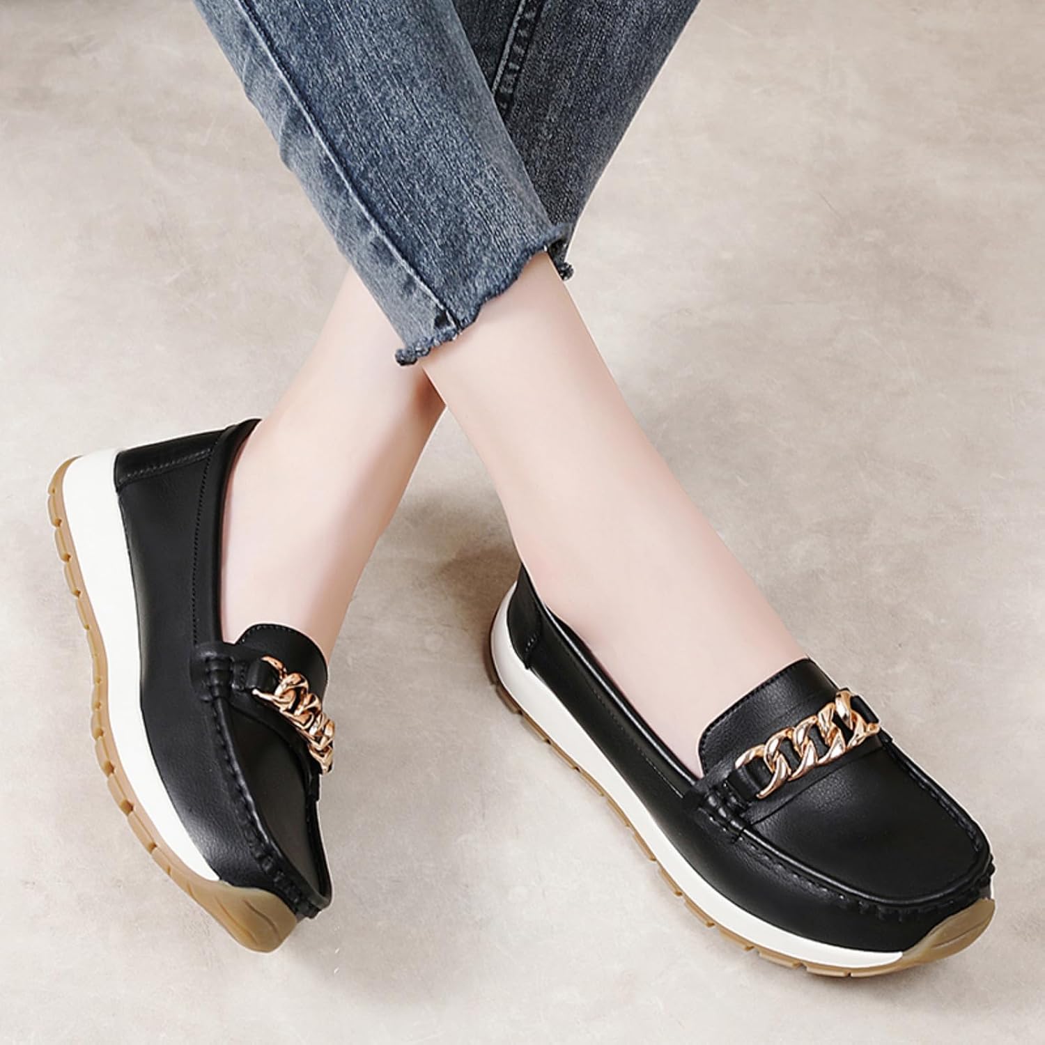 Women's Loafers, Comfortable Slip-On Moccasins with Chain Decoration, Lightweight Platform Casual Walking Shoes for Women, Black/Beige