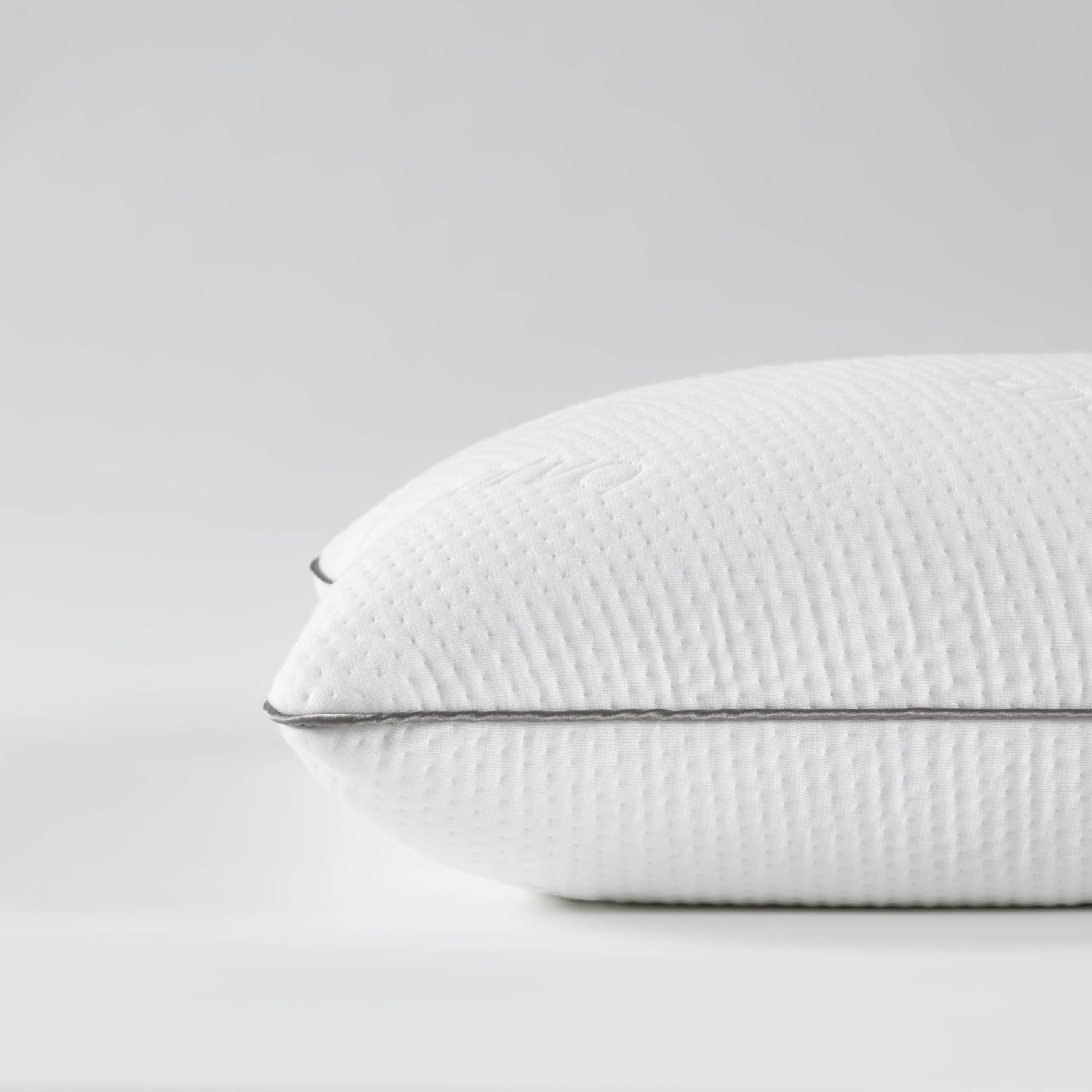 Saatva Cloud Memory Foam Pillow - King, 1 Pack