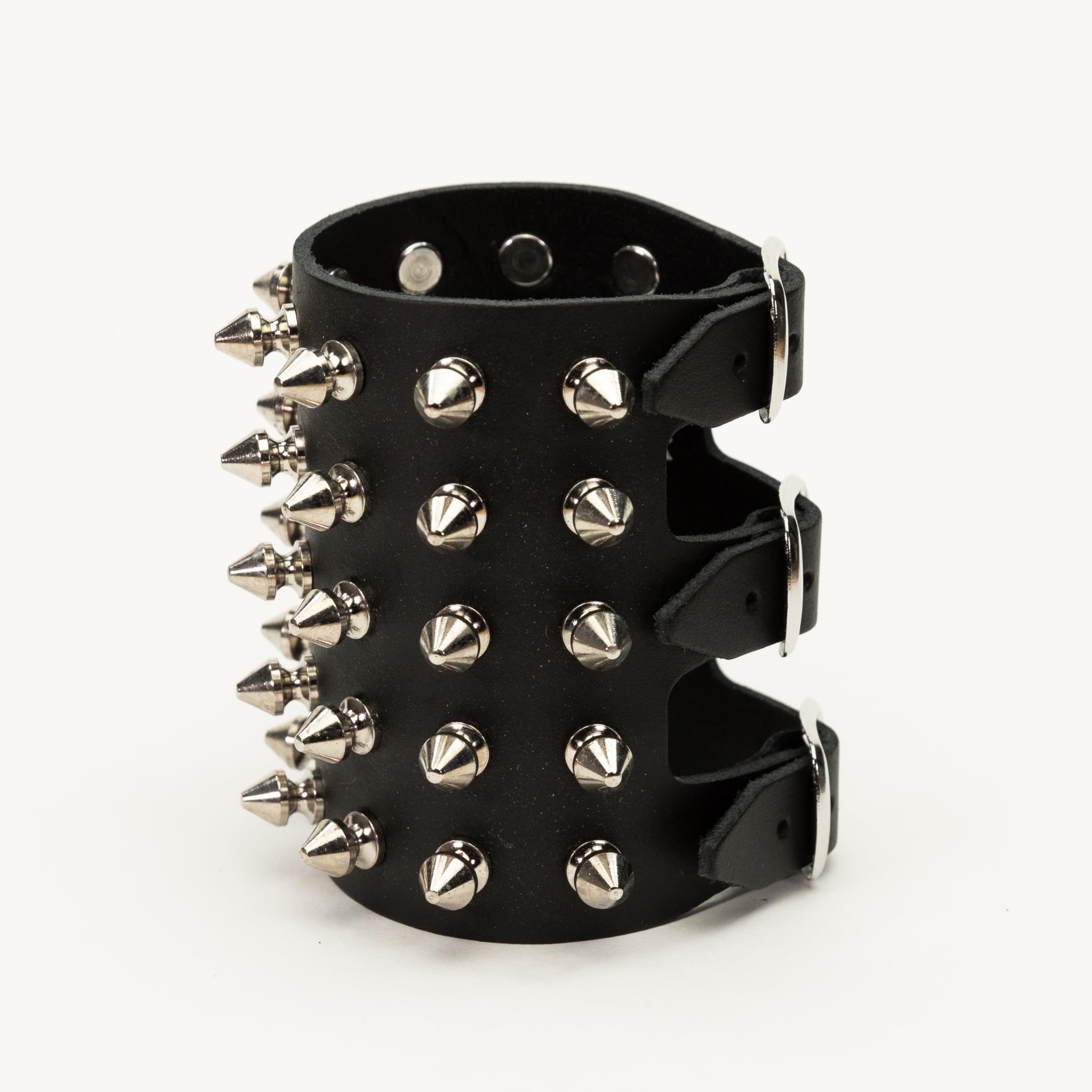 Heart Rock Bracciale uomo pelle vera regolabile con borchie killer in ottone, fibbia regolabile da 17 a 20,5 cm e minuteria in ferro nickel free - Made in italy