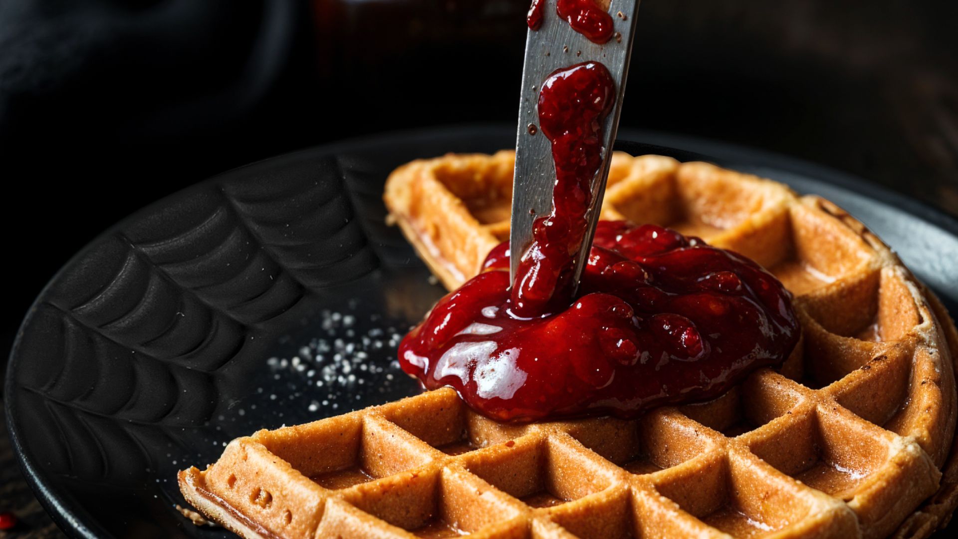 Amazon.com | Nomnu Spiderweb Dinnerware Set (16 Pieces) - Goth