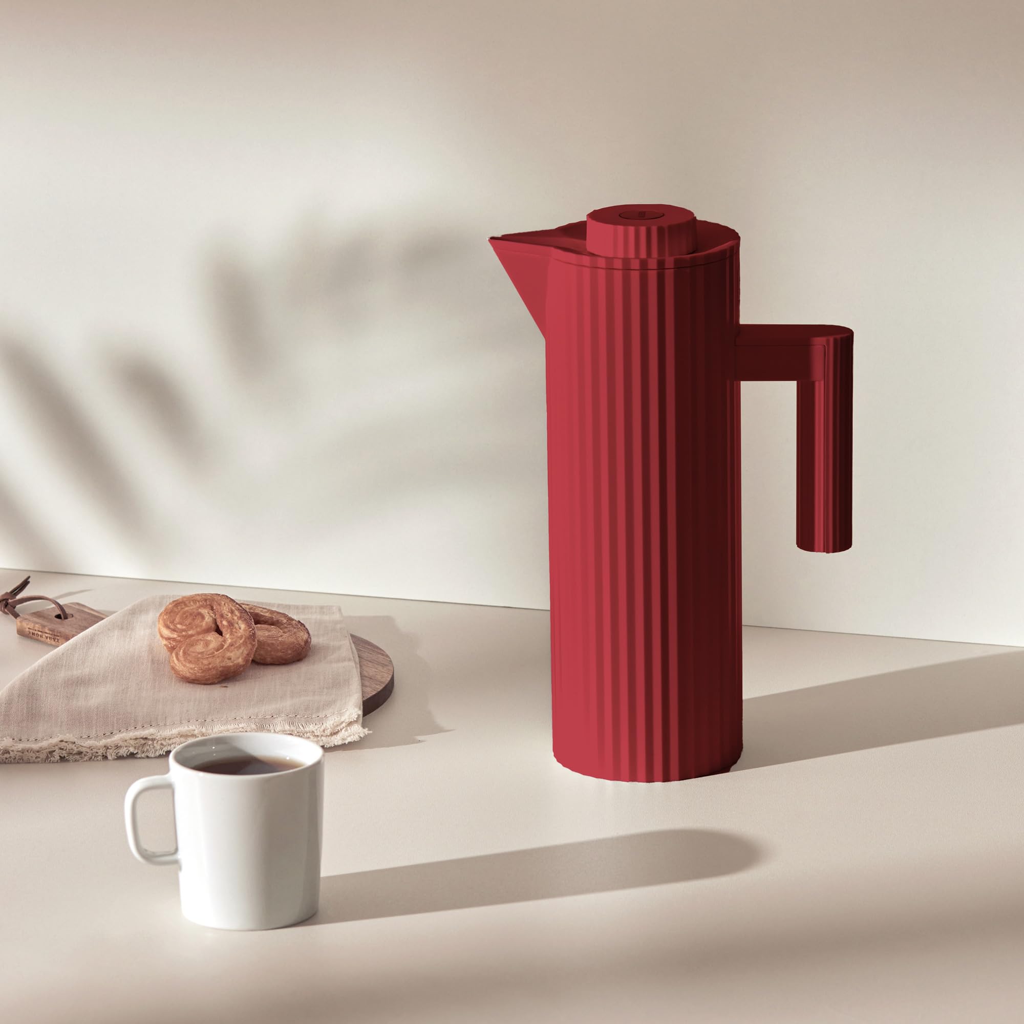 Amazon.com: Alessi Plissé MDL12 R - Thermo Insulated Jug in