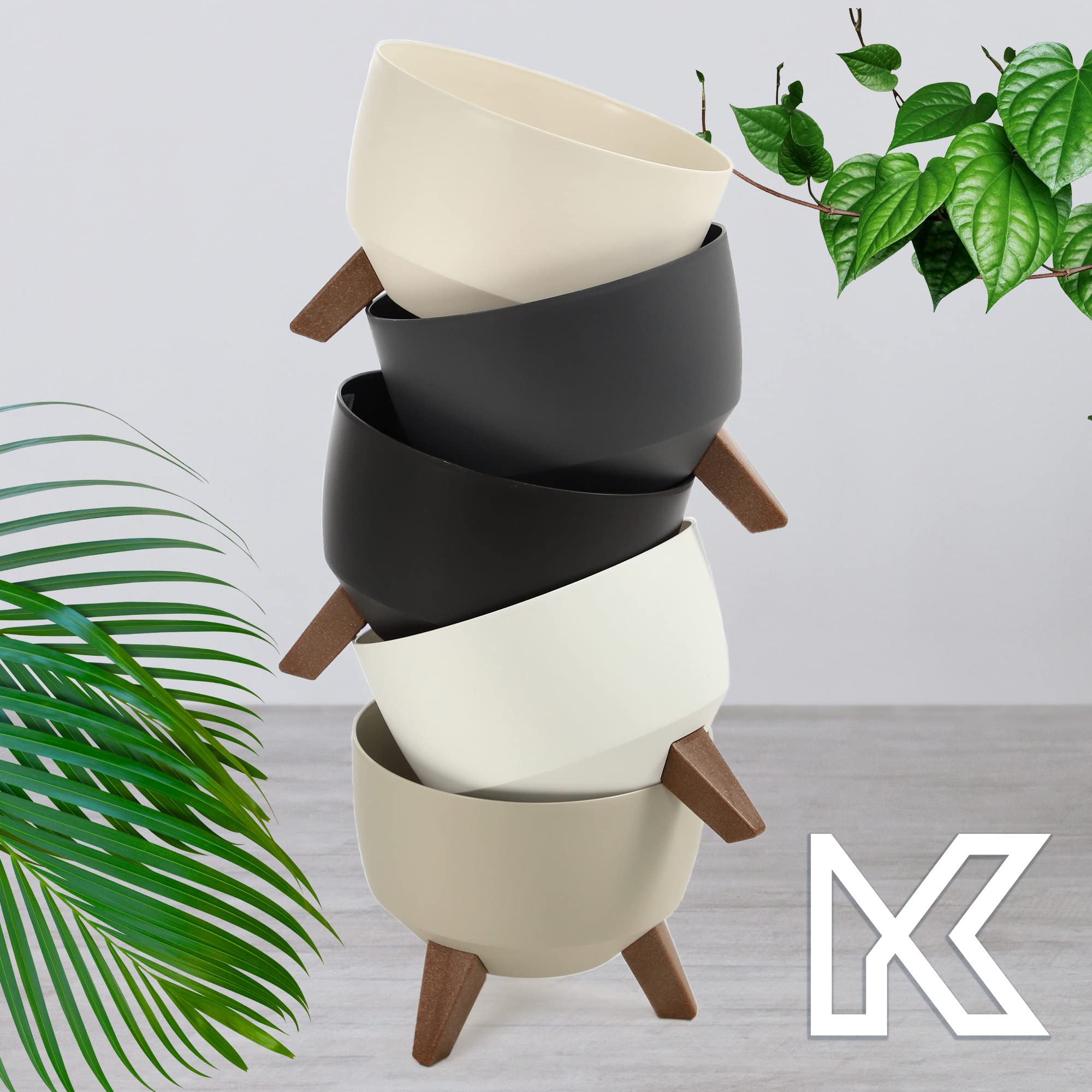 KADAX Maceta Decorativa de Plástico con Soporte Integrado, Macetero con Tres Patas de Imitación Madera para Interior y Exterior (Blanco, 24 cm)