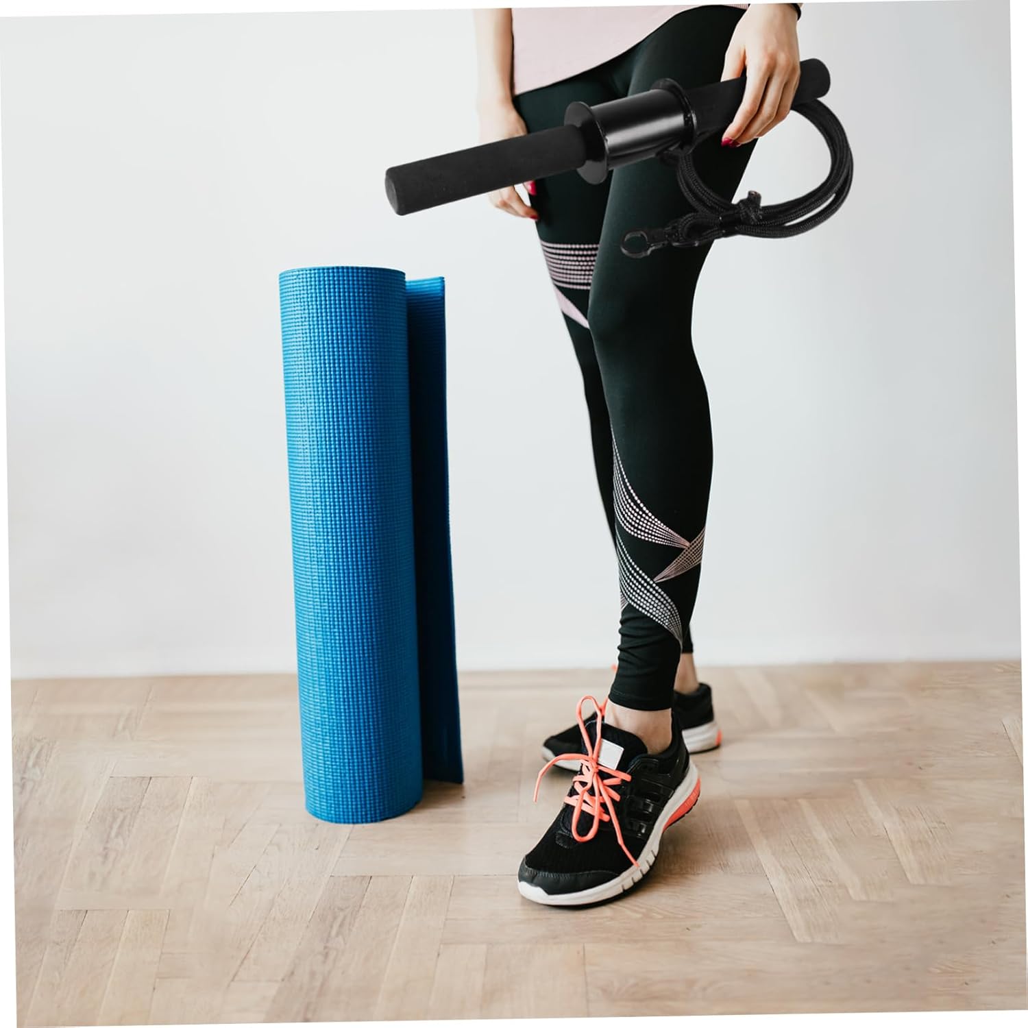 Mikikit Forearm Strength Trainer Wrist Roller Adjustable Weightlifting Device Home Fitness Equipment for Grip Strength and Forearm Workout Suitable for Fitness Levels