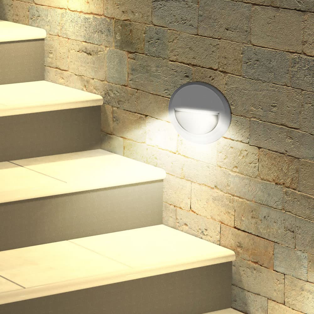 V-TAC Faretto LED da Esterno con Pannello Solare 4.5W - 1500 Lumen - Dotato di Sensore di Movimento e Telecomando - IP65 - Batteria 3600 mAh - Faro Piccolo per Casa, Giardino, Garage - 4000K + 6000K