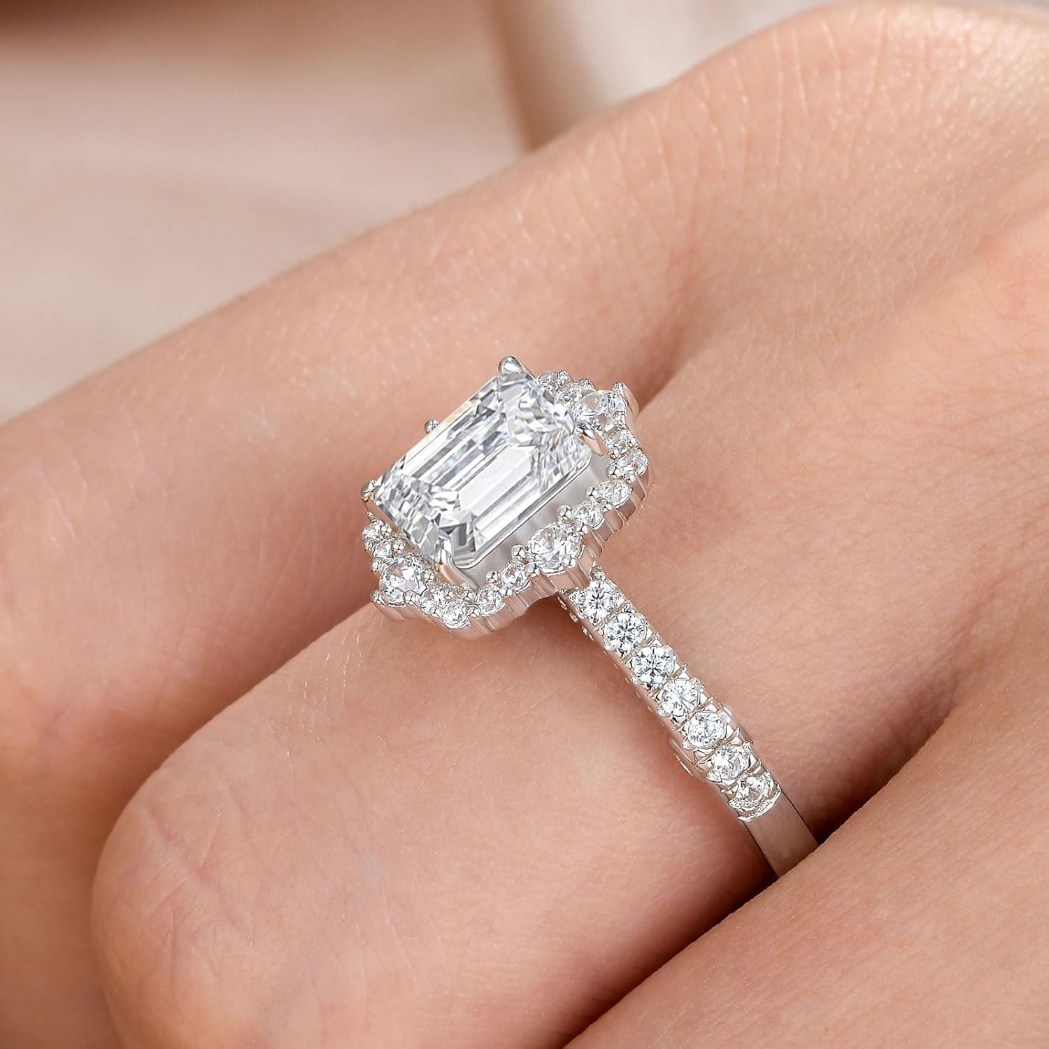Wuziwen Emerald Cut Engagement Rings for Women Vintage Wedding Ring Cubic Zirconia 925 Sterling Silver Solitaire