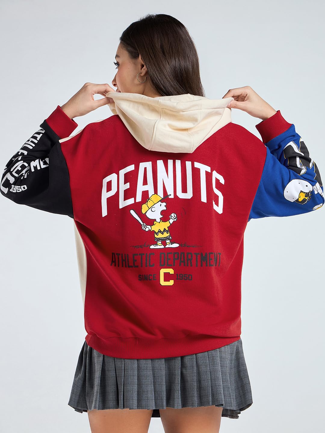 Bewakoof Felpa con cappuccio ufficiale Peanuts Merchandise Snoopy da donna con stampa grafica oversize a maniche lunghe in misto cotone