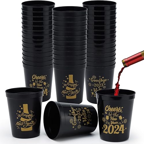Vasos de fiesta de Año Nuevo  Paquete de 24 vasos reutilizables, vasos de plástico de 16 onzas para estadios navideños, 3 diseños festivos de juego