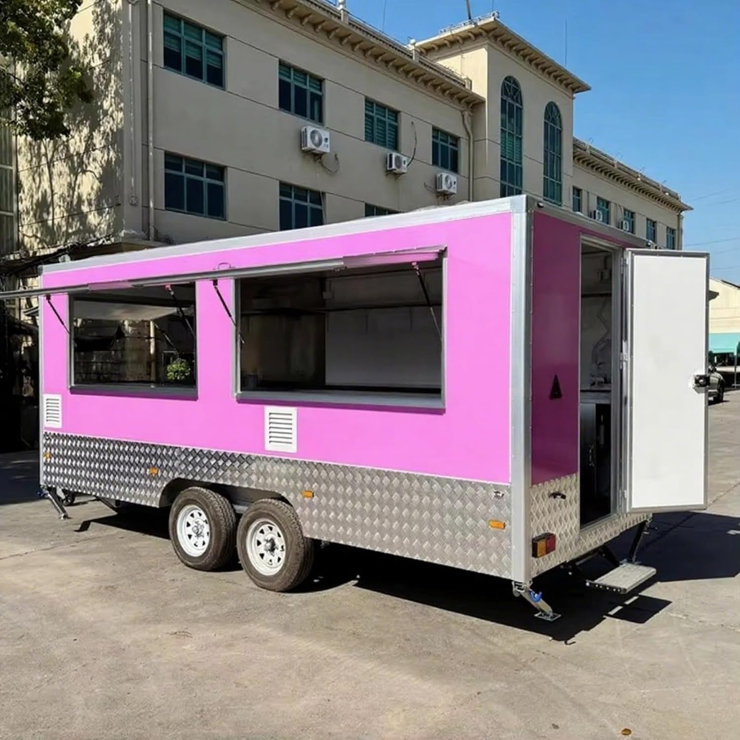 Mobile Kitchen Food Truck Trailer – Towable Outdoor Fast Food Cart with Fryer, Grill, Sink & Full Cooking Equipment