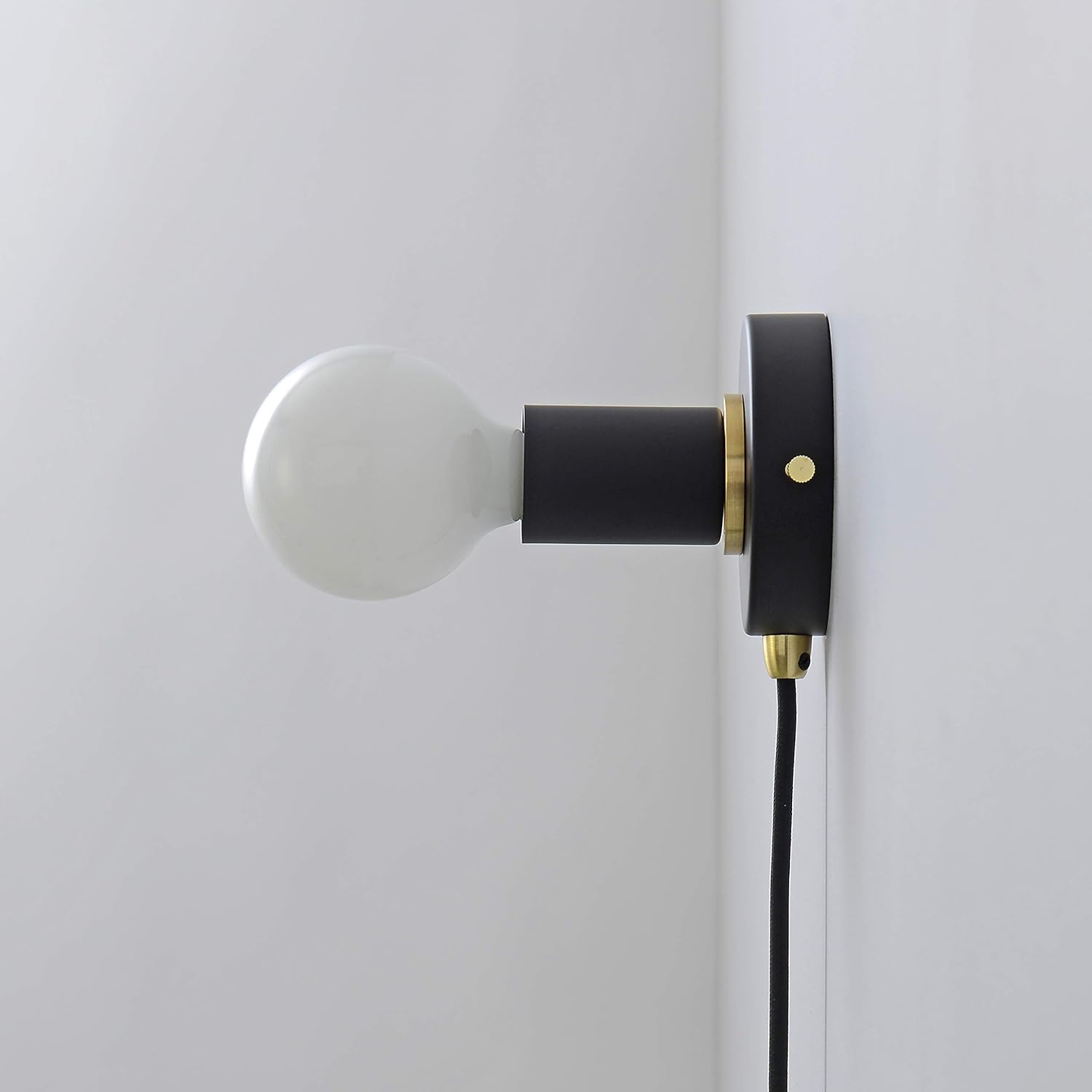BRIGHTTIA Matte Black Plug-in Simple Ring Wall Sconce Light - Brushed Brass Color Accents - Modern Minimalist Lighting - Mid Century Industrial Exposed Bulb Wall Lamp - 16Ft Fabric Cord (BW0005-1BP)