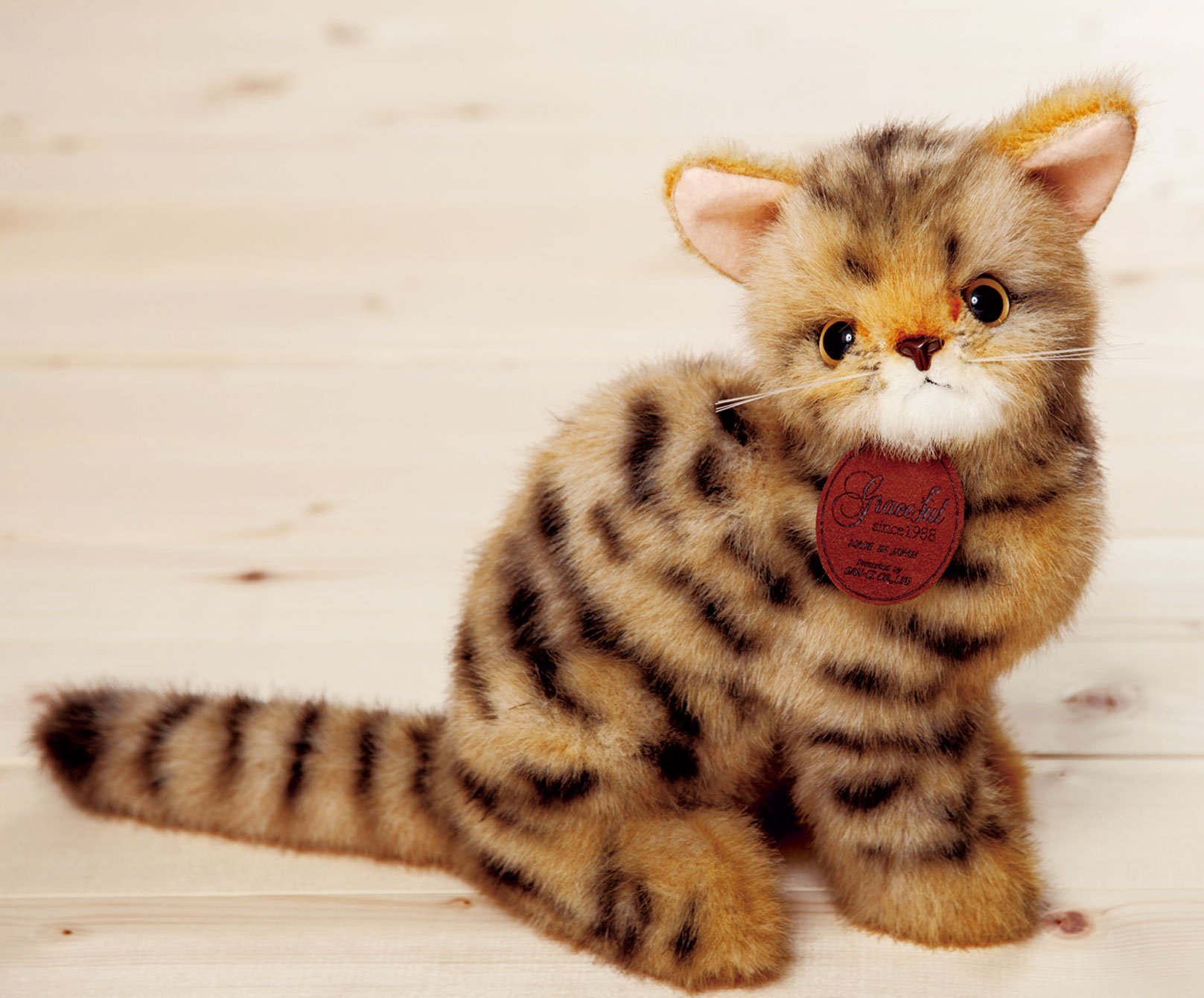 Amazon.co.jp: 日本製 グレイスフル キジトラ 座り ぬいぐるみ 猫 高さ