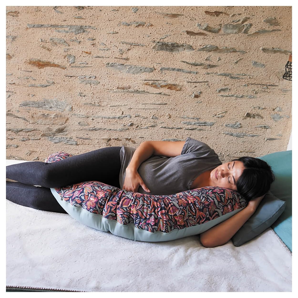 Candide - Cuscino per gravidanza - Cuscino per allattamento - Cuscino per maternità - lettino per bambini - Multirelax - 3-9 kg - sfoderabile - Made in France - 69 x 44 x 14 cm (fiori/zucchero di