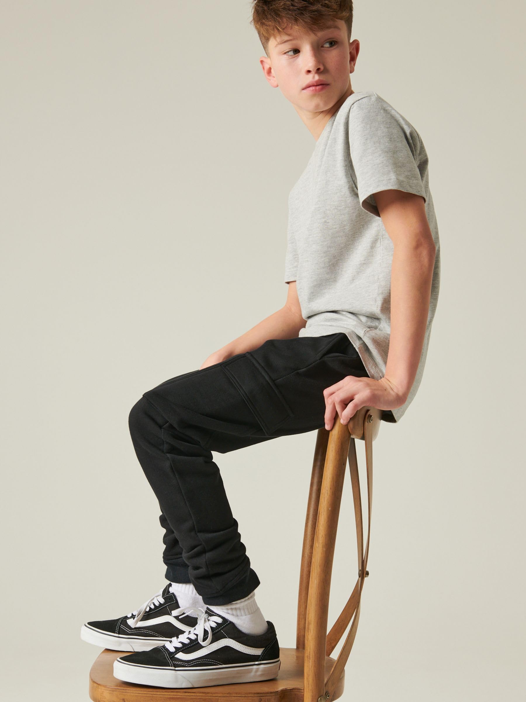 NEXT Niños Pantalones de chándal Cargo Corte Slim