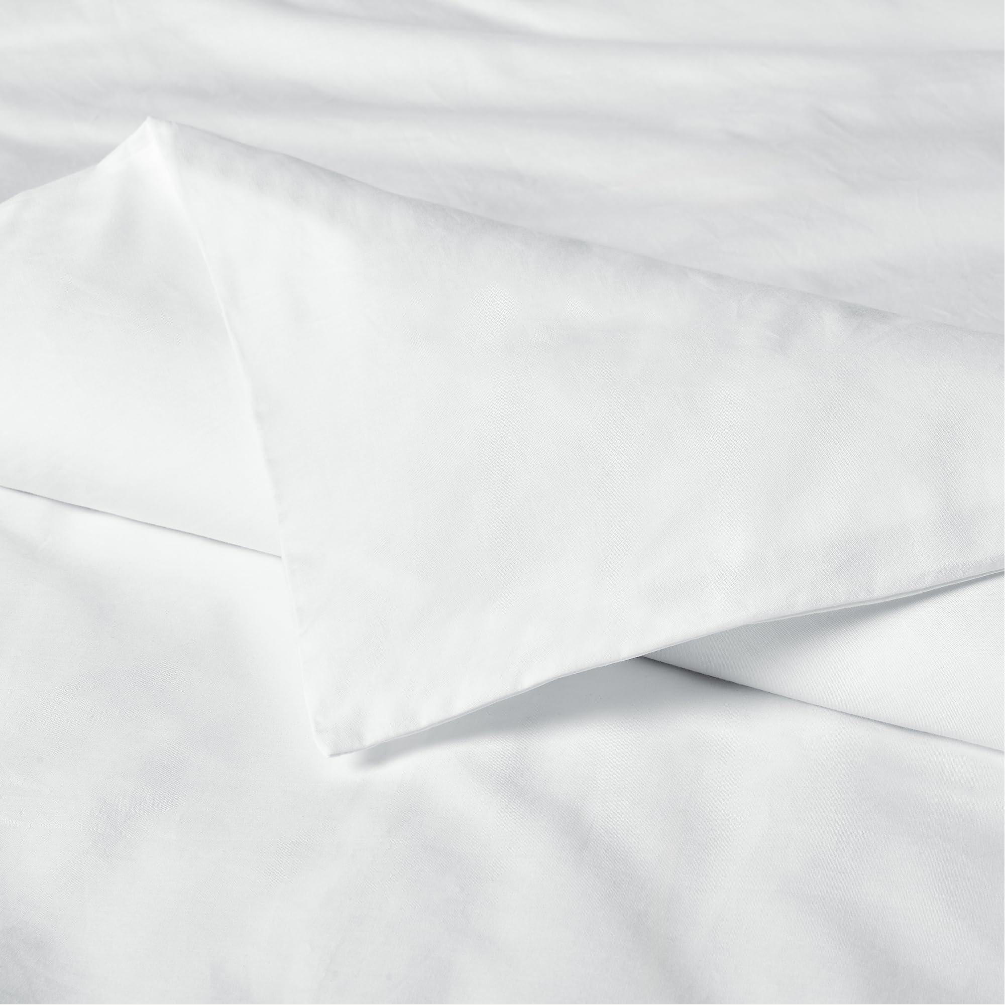 Amazon Basics Set Copripiumino Singolo in Cotone Organico, 2 Pezzi, Copripiumino da 135 x 200 cm e 2 Federe da 50 x 80 cm, Bianco