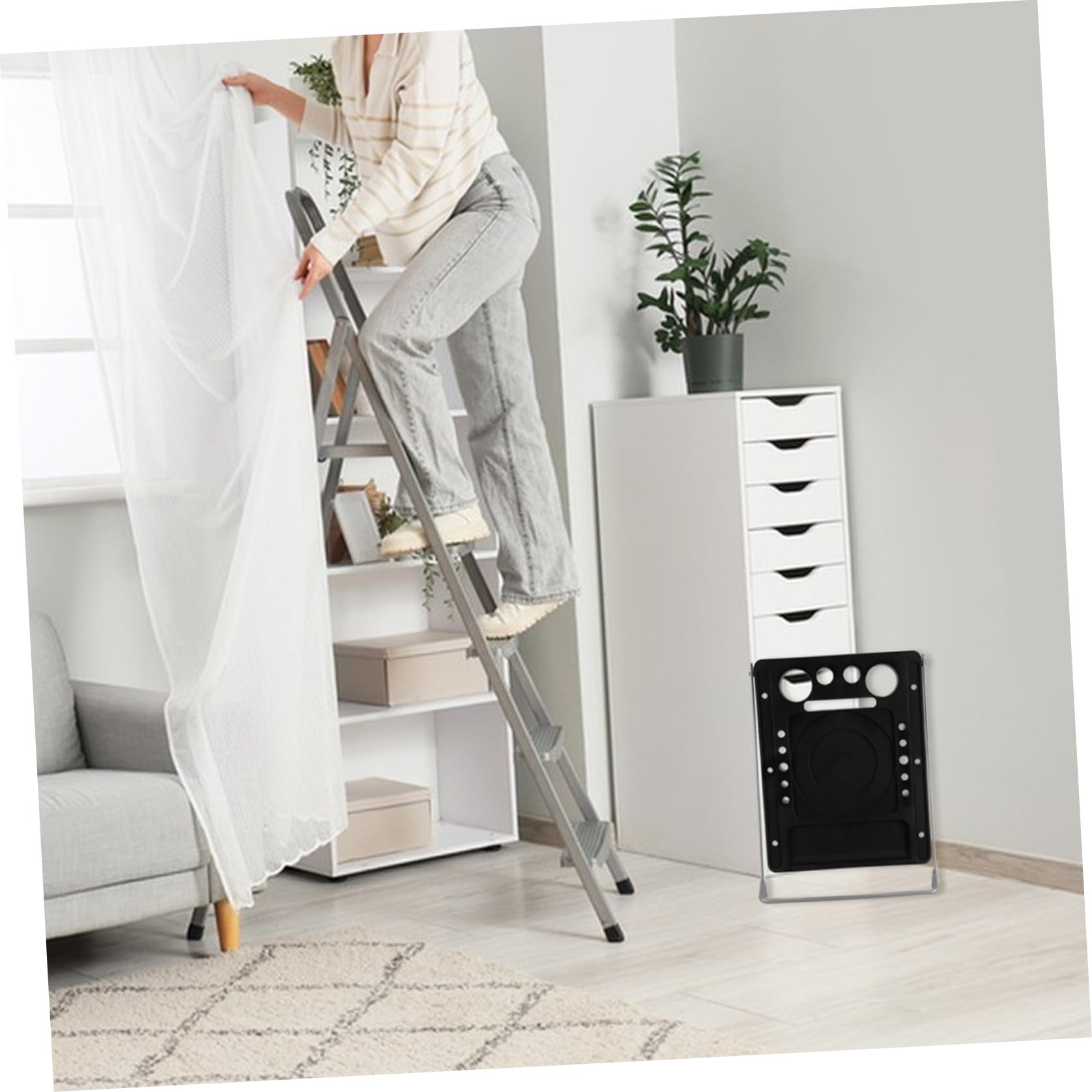 VILLCASE Portautensili Facile da Trasportare per Scala Pieghevole in Plastico e Ferro Nero Scanalature Multisize Antiscivolo, Ripiano Compatto per Riparazioni e Giardinaggio