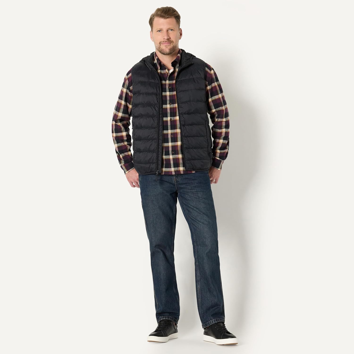 Amazon Essentials Men's Regular-Fit Lightweight Water-Resistant Hooded Puffer Vest - Image 5