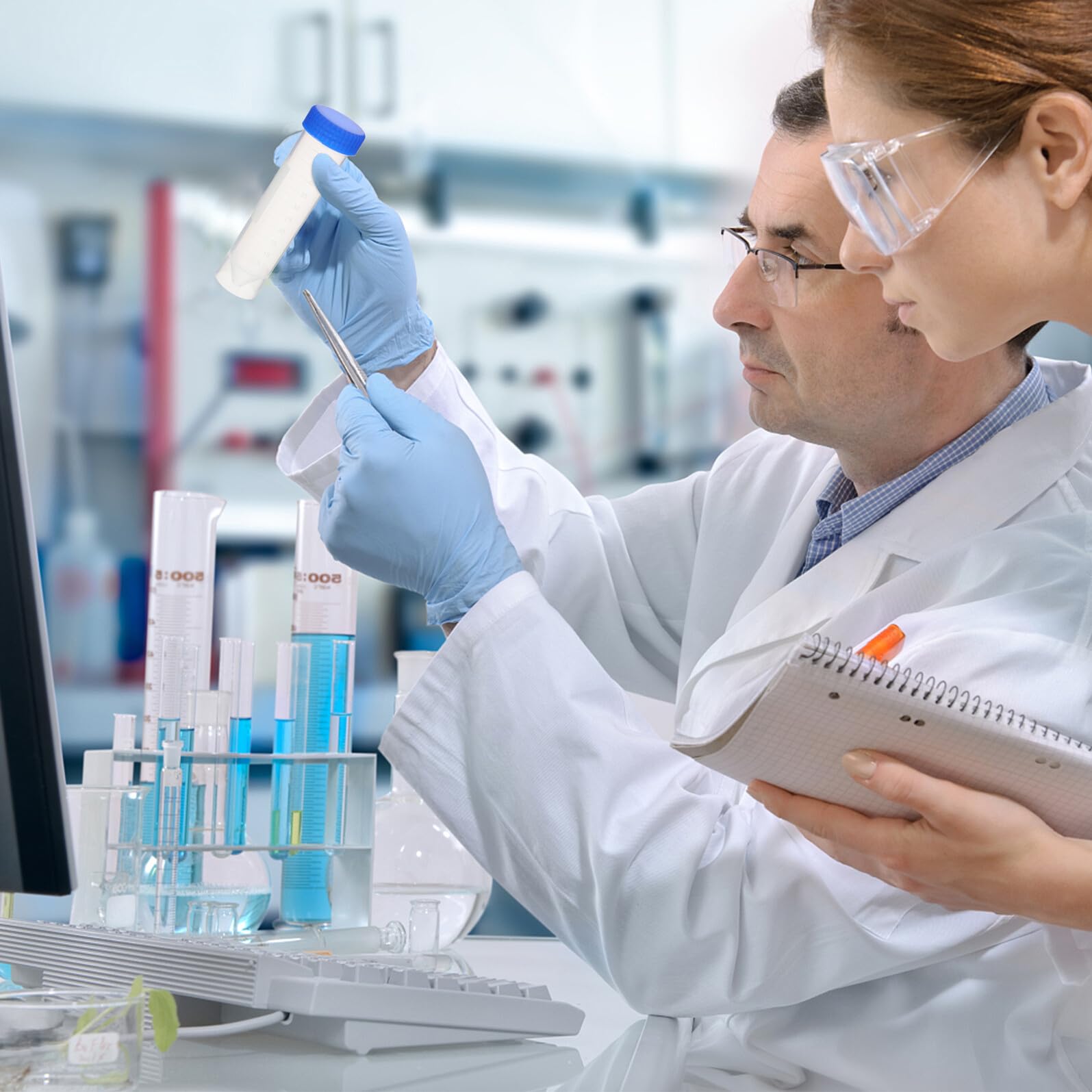 50 Stück Zentrifugenröhrchen mit Konischem Boden Klare Skalierung Langlebige Kunststoff probenröhrchen für Labor Präzise Messungen Sicher für Wissenschaftliche Zufällige Farbe