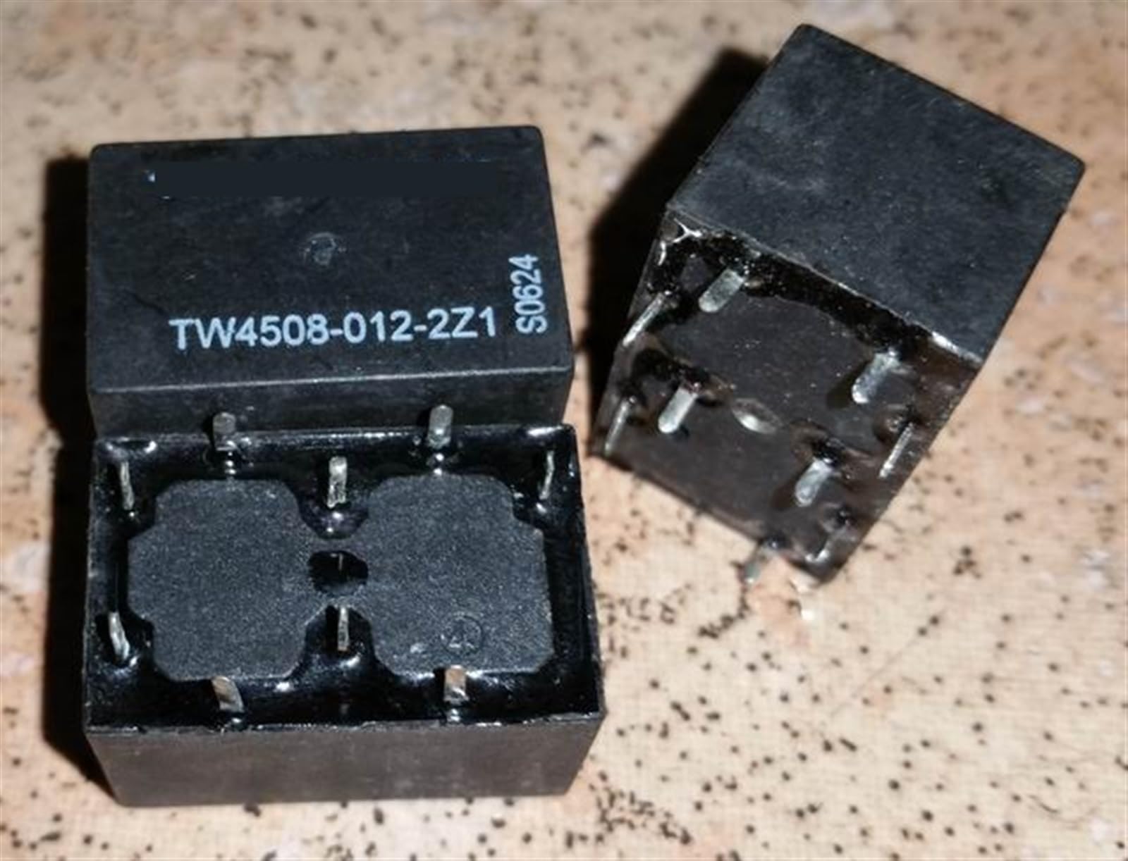 Relé 9 pines TW4508-012-2Z1 de 12V para sustitución de componentes y reparación de placas PCB 2