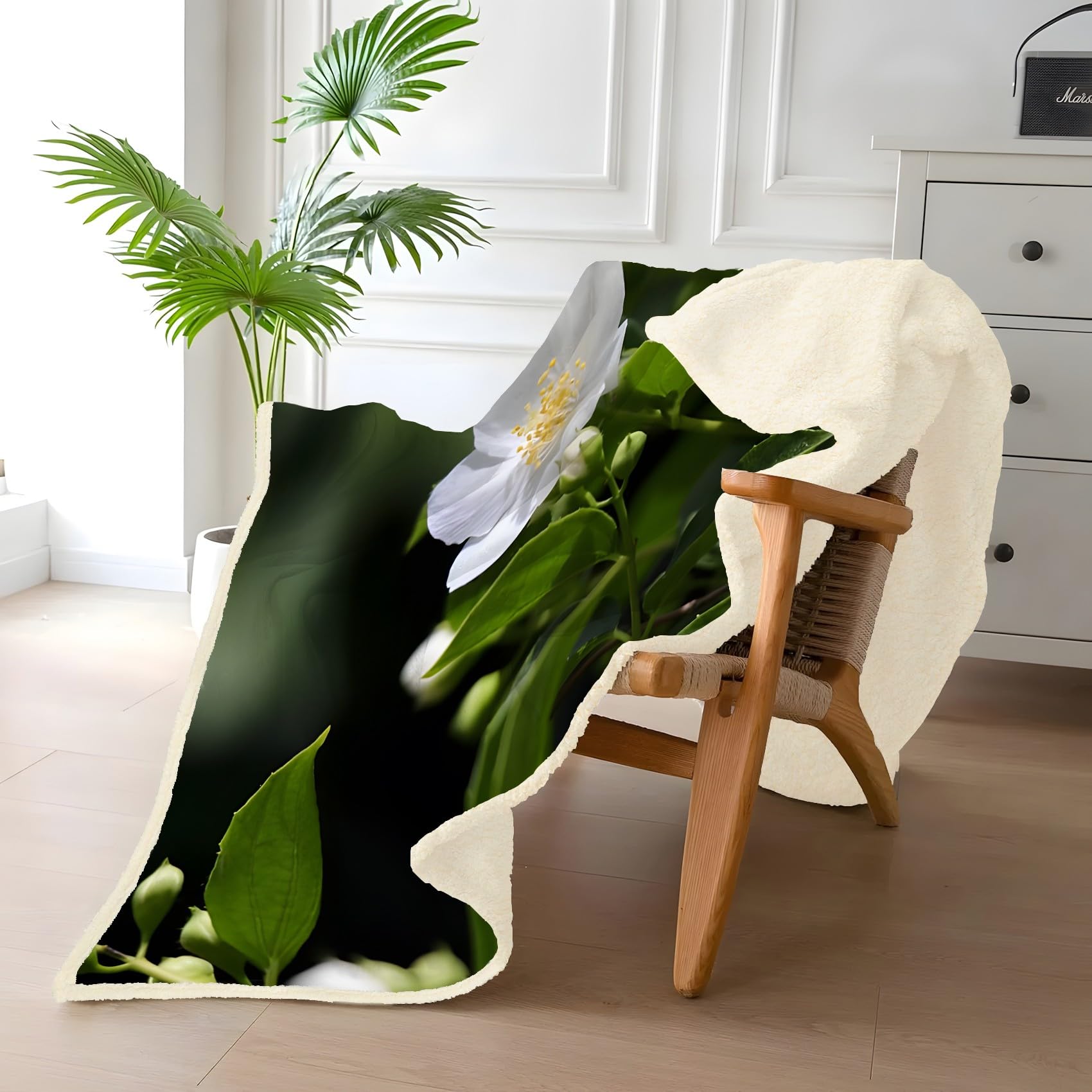 Weiße Blumen Fleecedecke 130x150 cm – Extra dick & kuschelweich, Green Leaves Flauschige Decke für Einzelbett, Sofa & Wohnzimmer, Überwurf