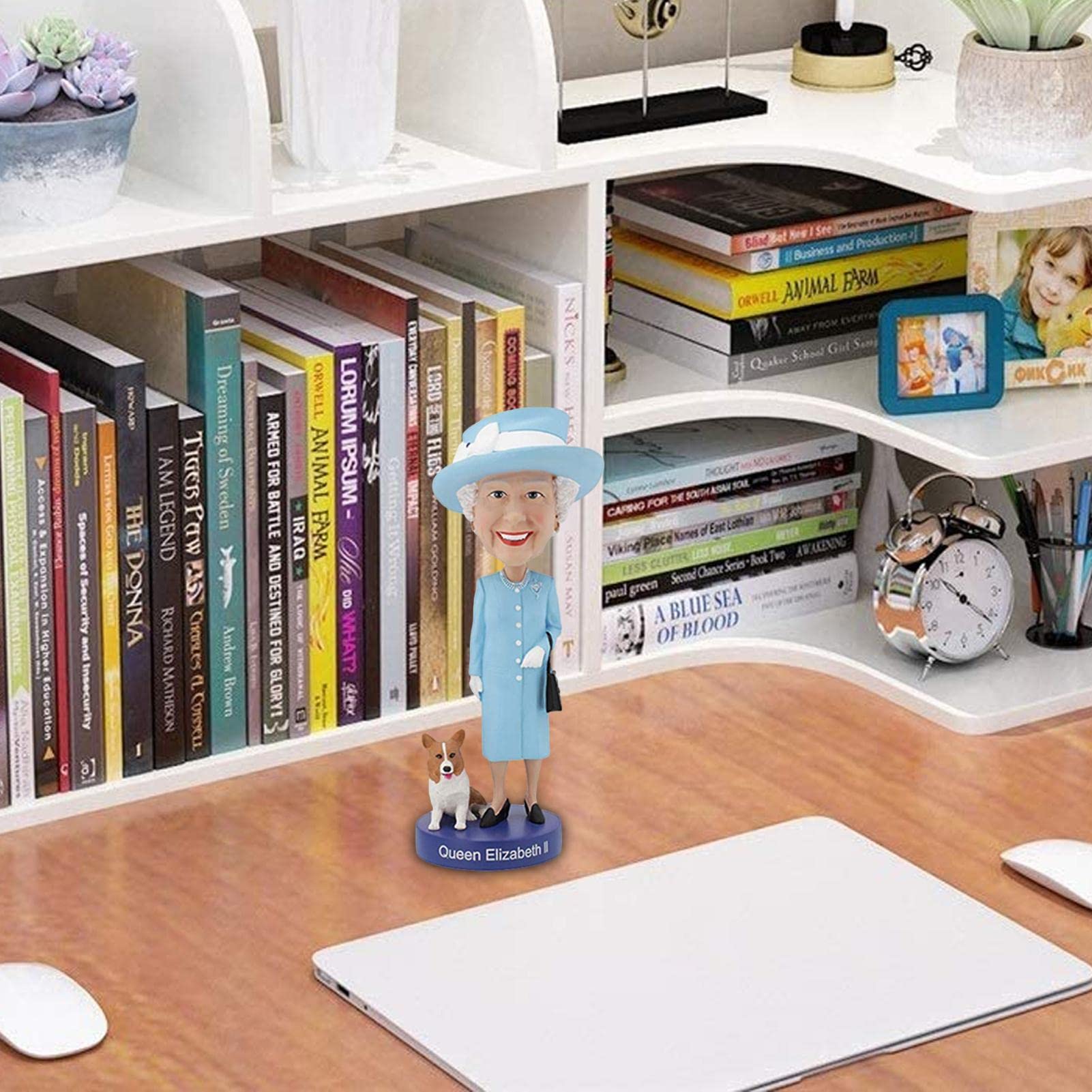 美品、箱付き】エリザベス女王2世 フィギュリン♡