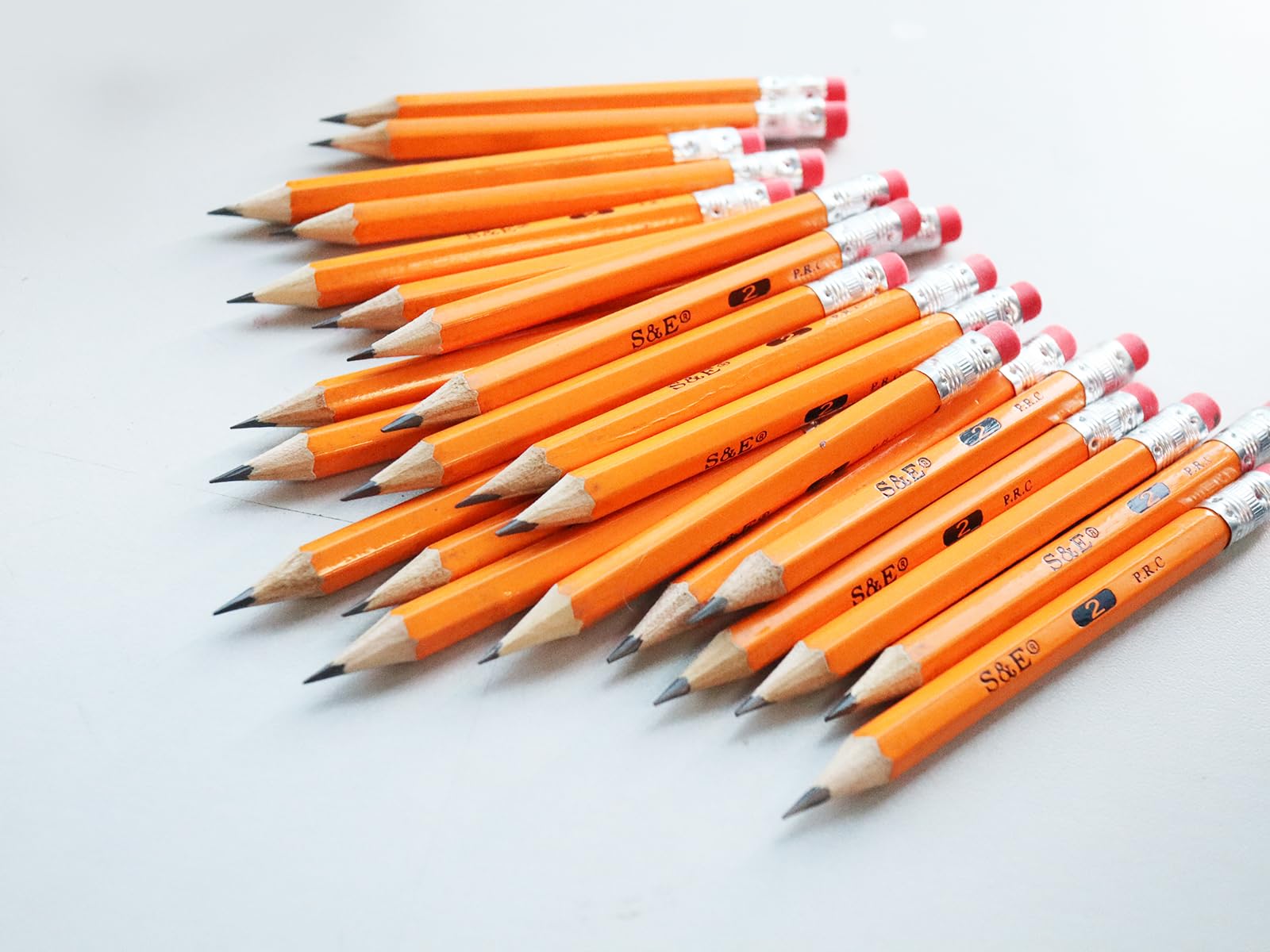 S & E TEACHER'S EDITION Lot de 400 demi-crayons avec gomme, crayon de golf, salle de classe, Pew – # 2 HB pré-aiguisé, rentrée scolaire, lot de 400
