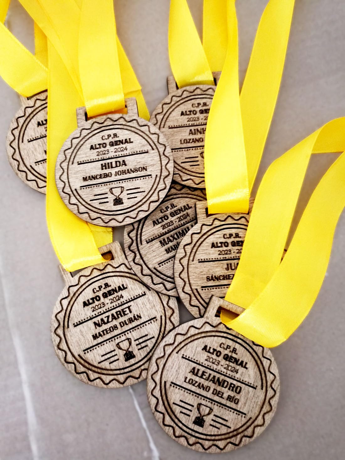 Medallas Personalizadas Infantiles de Madera, Regalo Fin de Curso Escolar
