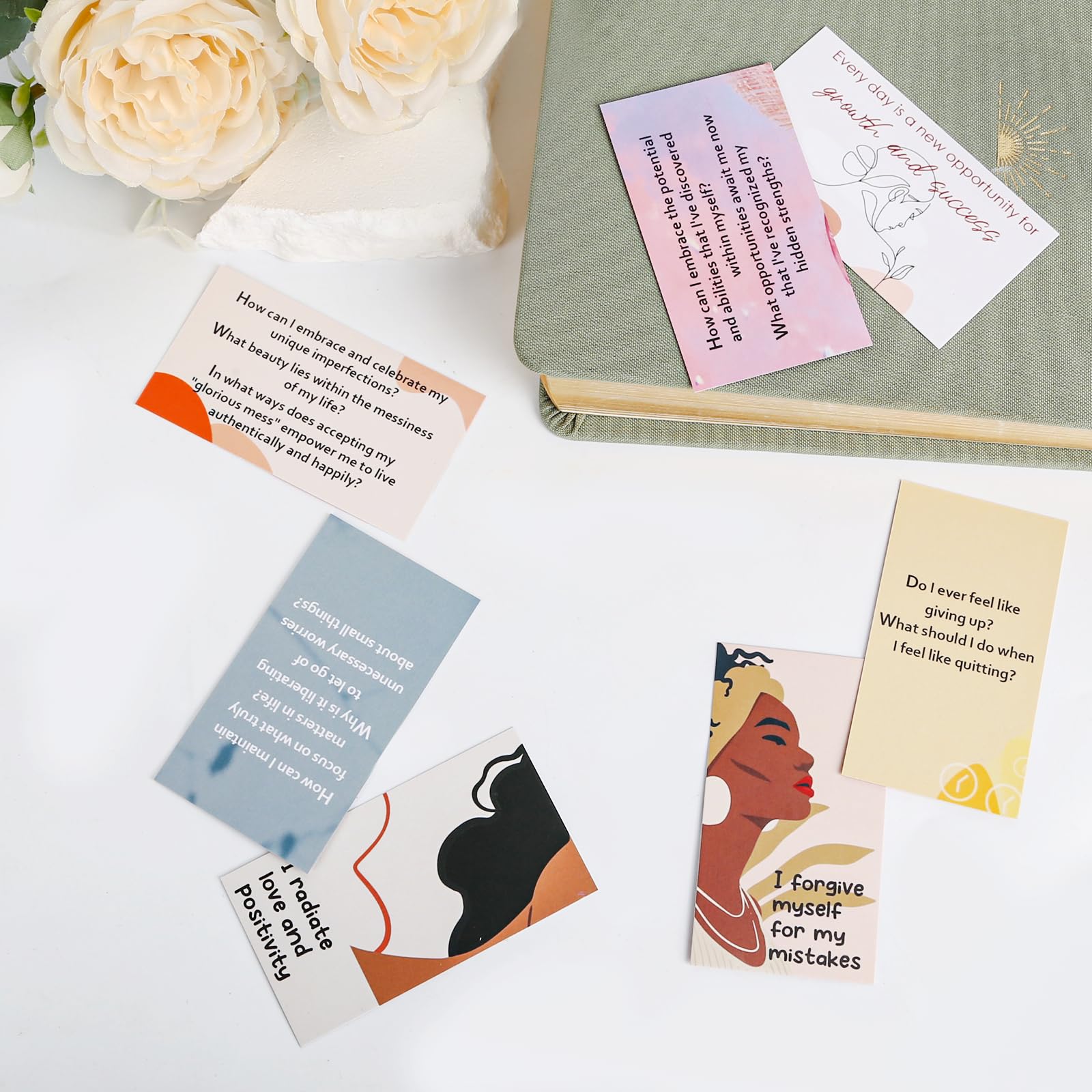 BRYTEFY 100 tarjetas de afirmación empoderadoras para mujeres, motivación diaria con preguntas que provocan pensamiento, atención plena, inspiración y meditación y regalo de cuidado personal para