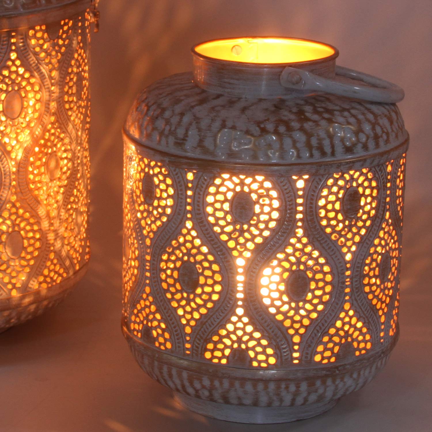 Orientalische Laterne Suraya im 2er Set in Shabby Chic Weiss Gold aus Metall Marokkanisches Windlicht stehend & hängend Tischlaterne für Ostern Muttertag Hochzeit Feier Dekoration IRL5020