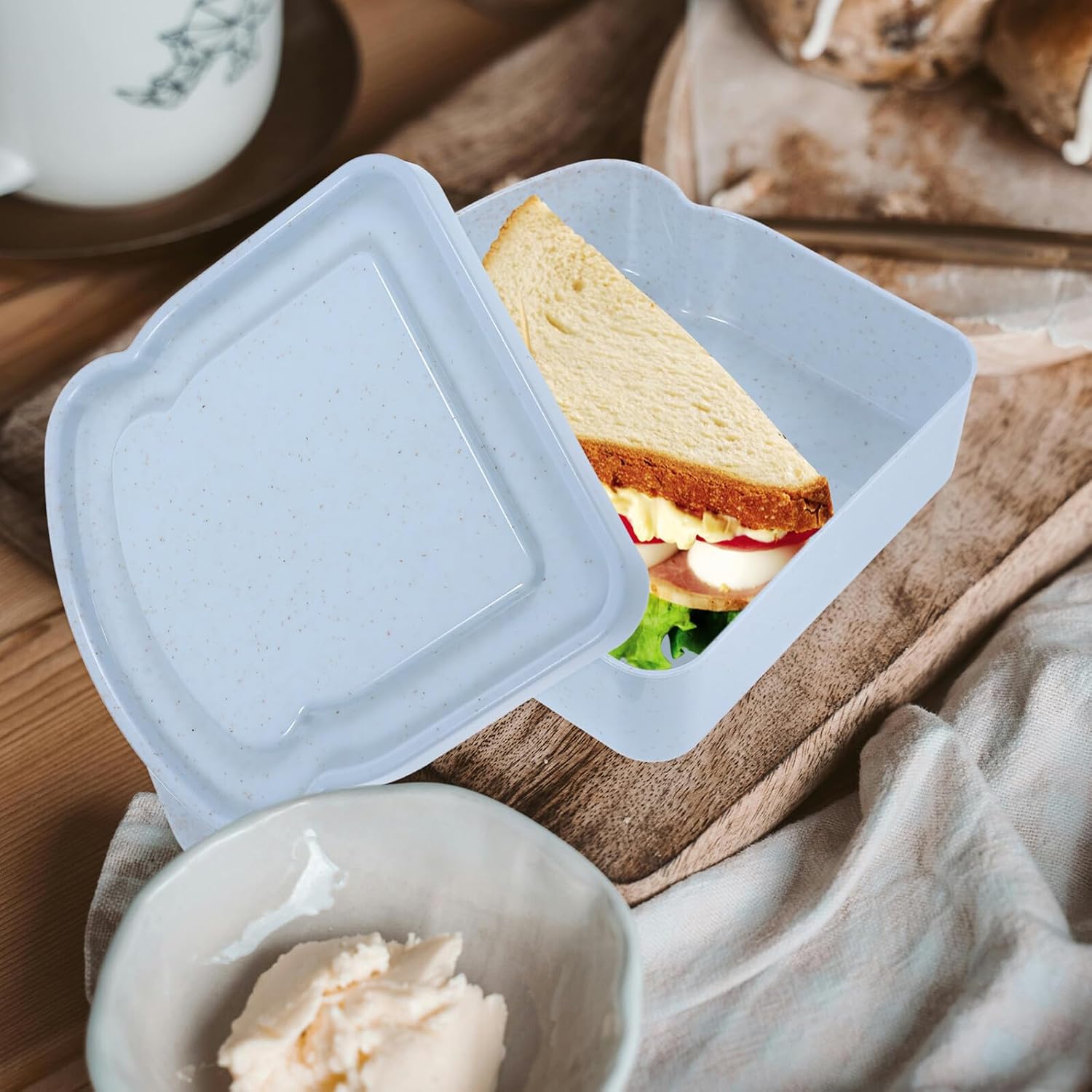 TIDTALEO Sandwich Storage Box Bread Container Portable Blue Toast Holder Food Container with Lid for Lunch and Refrigerator Fresh-keeping