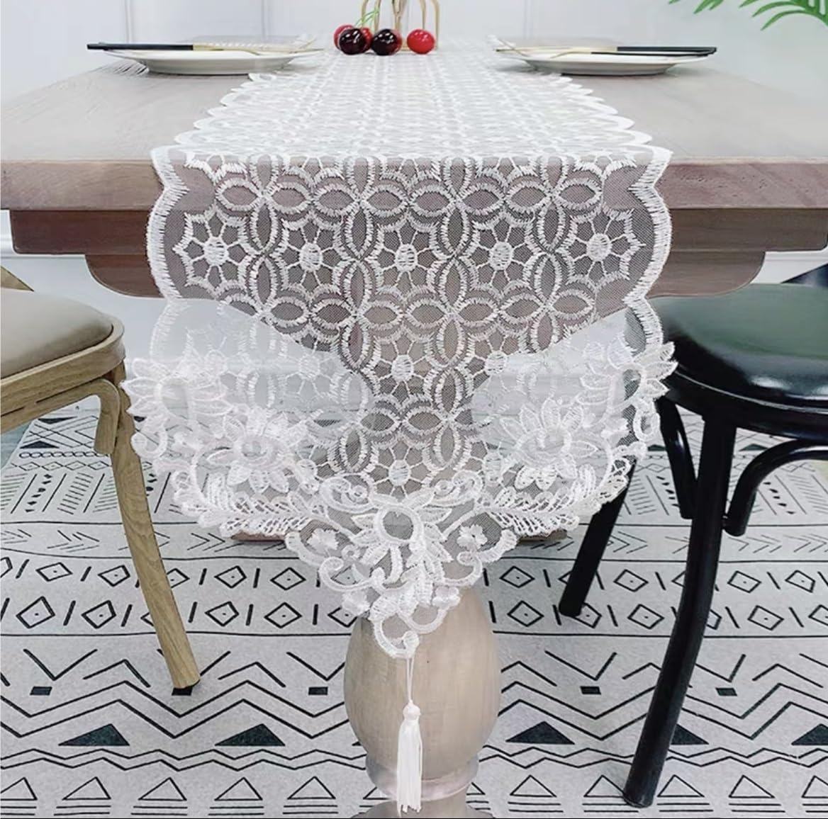 Dentelle florale chemin de table à glands triangle de qualité