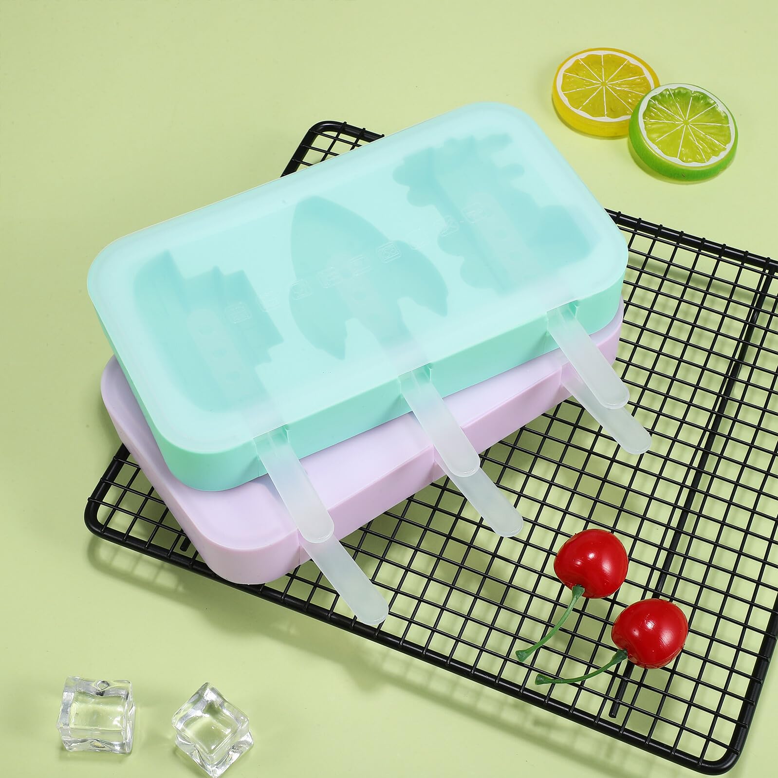 2 Pièces Moules à Glace Silicone Réutilisables avec Couvercles Formes Animaux et Véhicules Moules pour Esquimaux DIY Faciles à Démouler et Nettoyer Sécurité Alimentaire