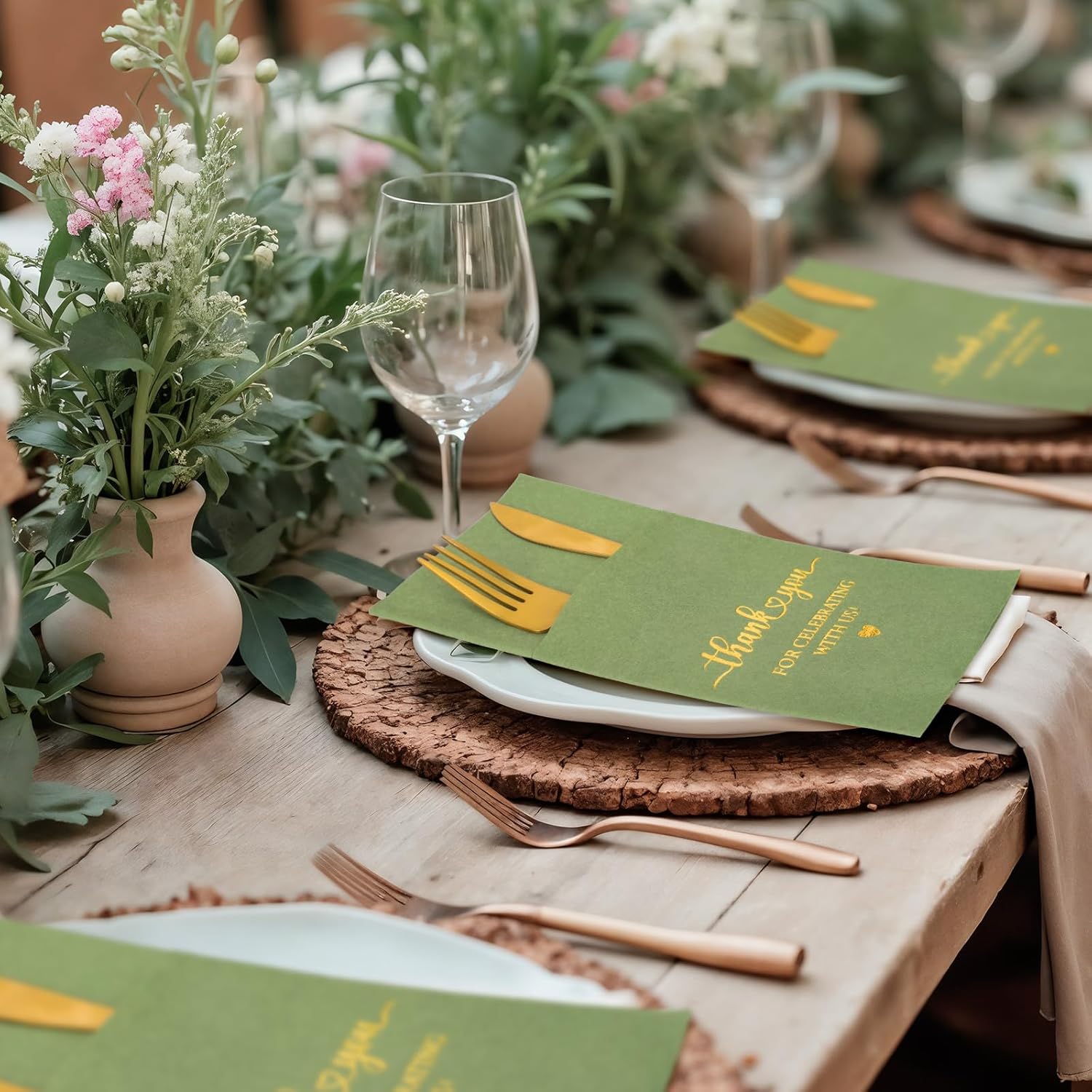 FYSUIMU 100 Pcs Wedding Linen Feel Napkins Sage Green Gold Foil Pocket Disposable Flatware Airlaid Paper Napkin Prefolded Dinner Guest Hand Towel For Wedding Engagement Bridal Baby Shower Party Decor