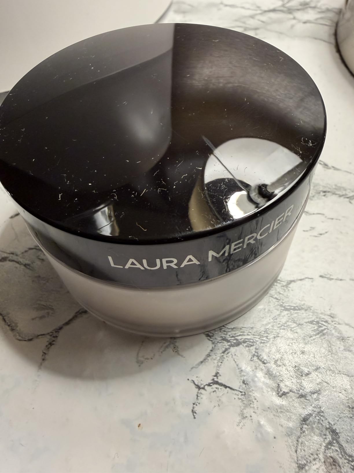 Laura Mercier Translucent Loose Setting Powder, 24HR Shine Control, Soft Matte Finish, Long-Lasting Wear, Normal to Oily Skin, 4 Shades for Virtually All Skin Tones, Artistry Icons Set
