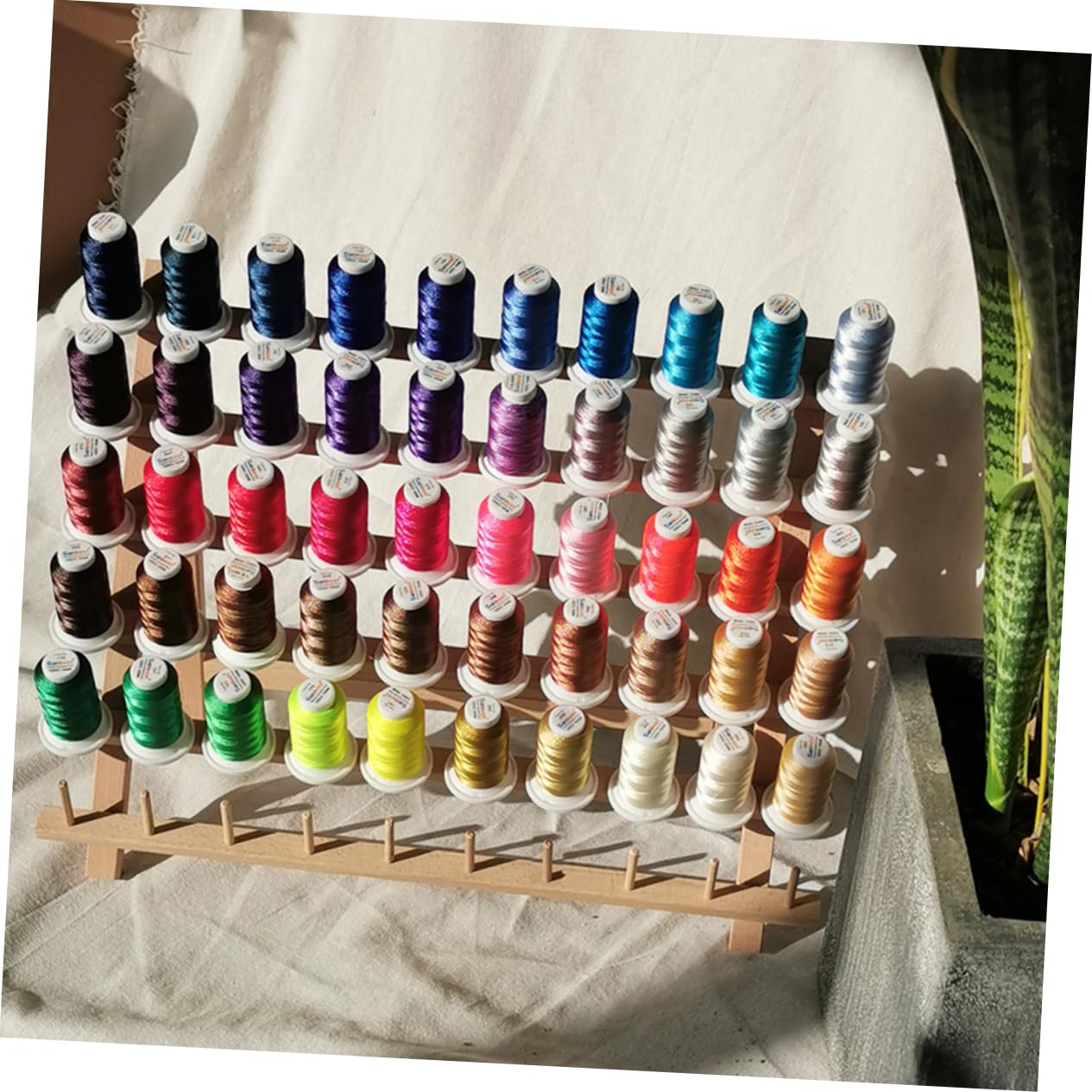 Hilo de Bordar de Poliéster 120d/2 500m, 4 Colores