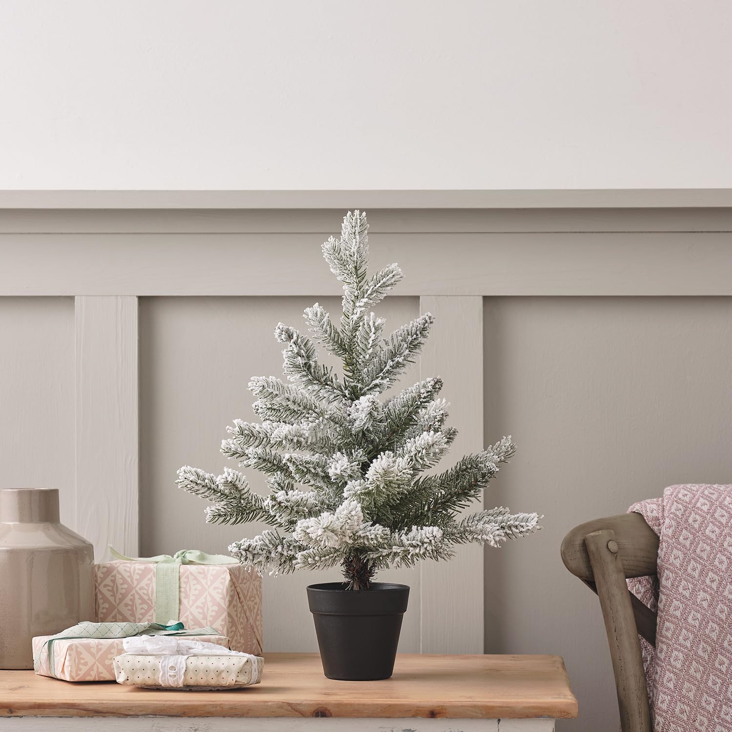 Lights4fun 45cm Indoor Artificial Potted Frosted Mini Christmas Tree Tabletop Decoration