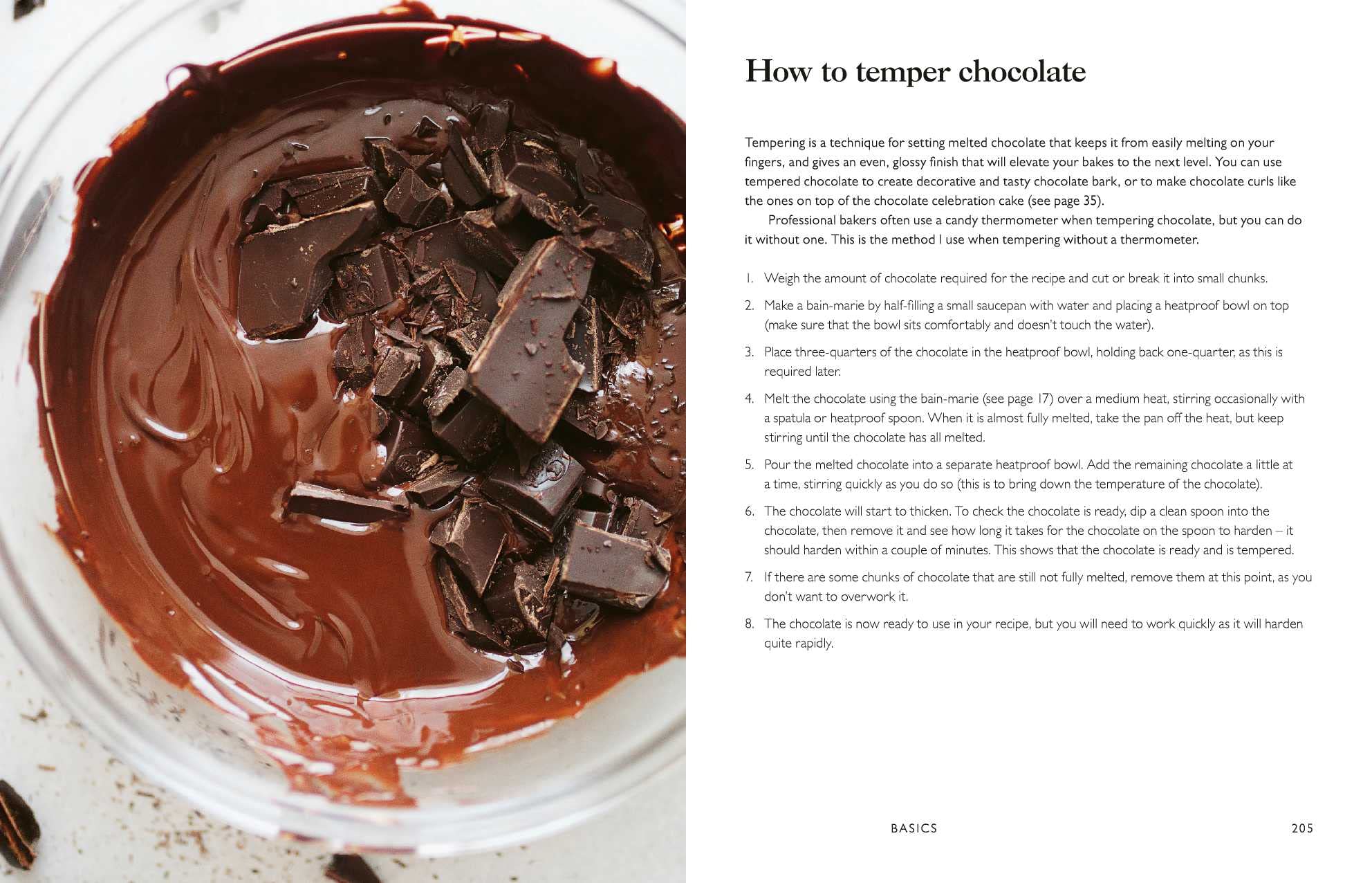 The Little Book of Vegan Bakes: Irresistible plant-based cakes and treats