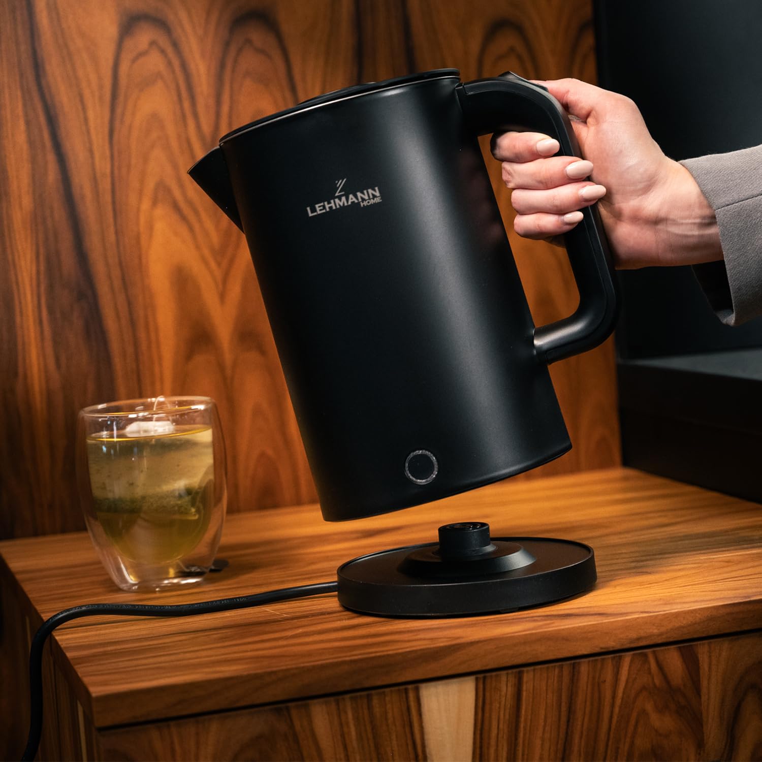 LEHMANN Bollitore Elettrico, 1,7L, 2200W, Riscaldamento Rapido, Design a Doppia Parete, Acciaio Inox, Base Girevole 360°, Spegnimento Automatico, BPA-free – per Tè, Caffè, Pappe, Nero