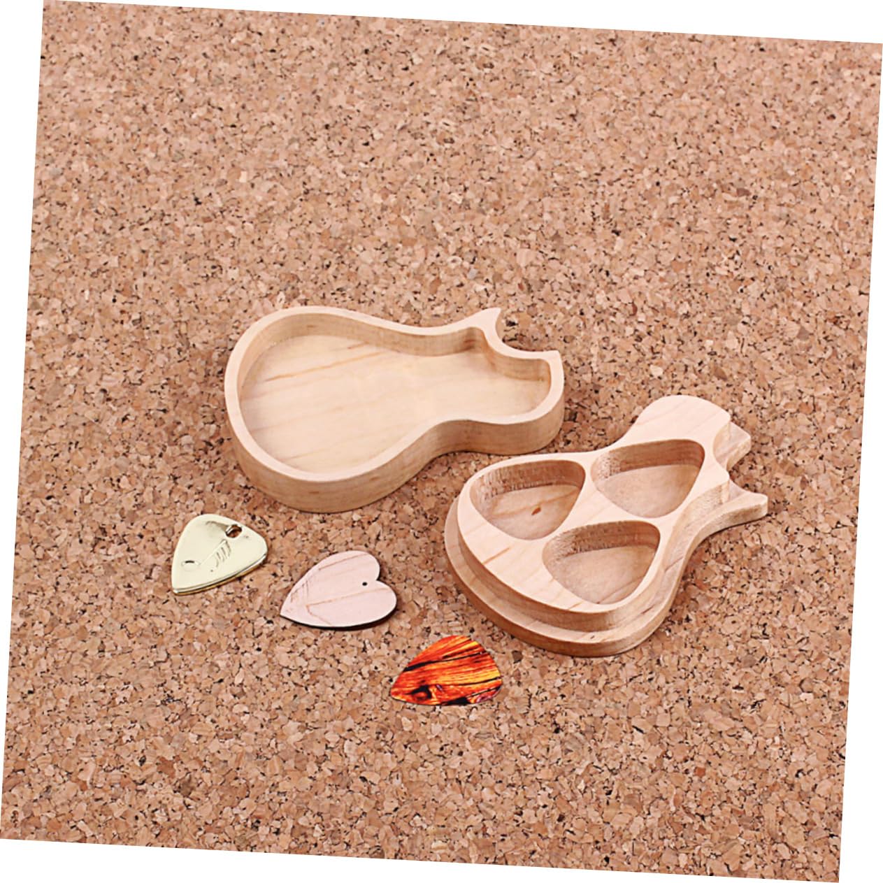 Gitarrenplektrum Kasten aus Ahornholz, Satz mit 3 Plektren | Khakifarbene Gitarrenform, Handgefertigte Ausführung, für Gitarristen und Musikliebhaber