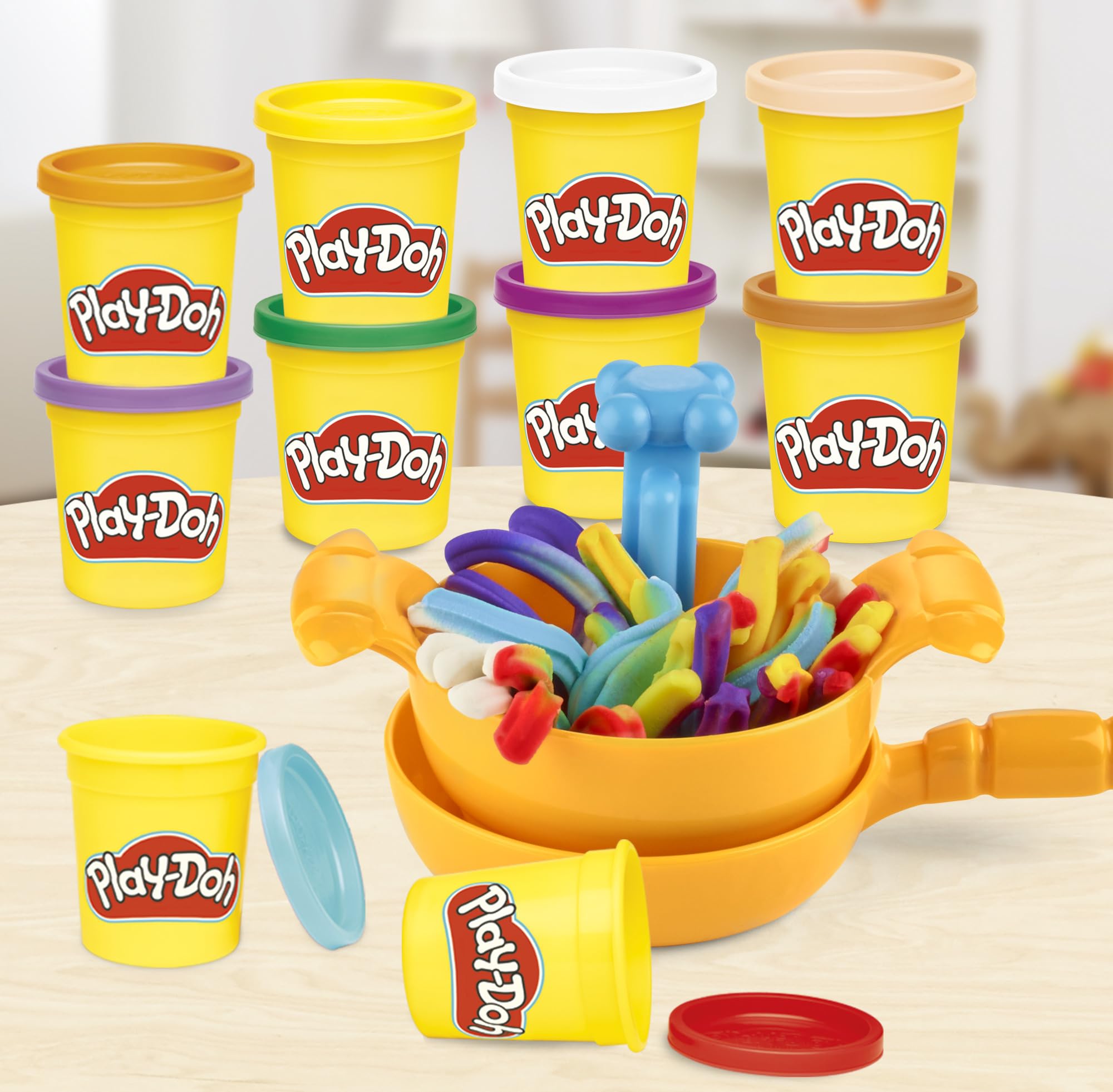 Play-Doh Pasta Dinner Spielset, Küchenspielset mit 35+ Spielküchenzubehör, Küchenspielzeug für 3 Jahre alte Mädchen und Jungen und älter