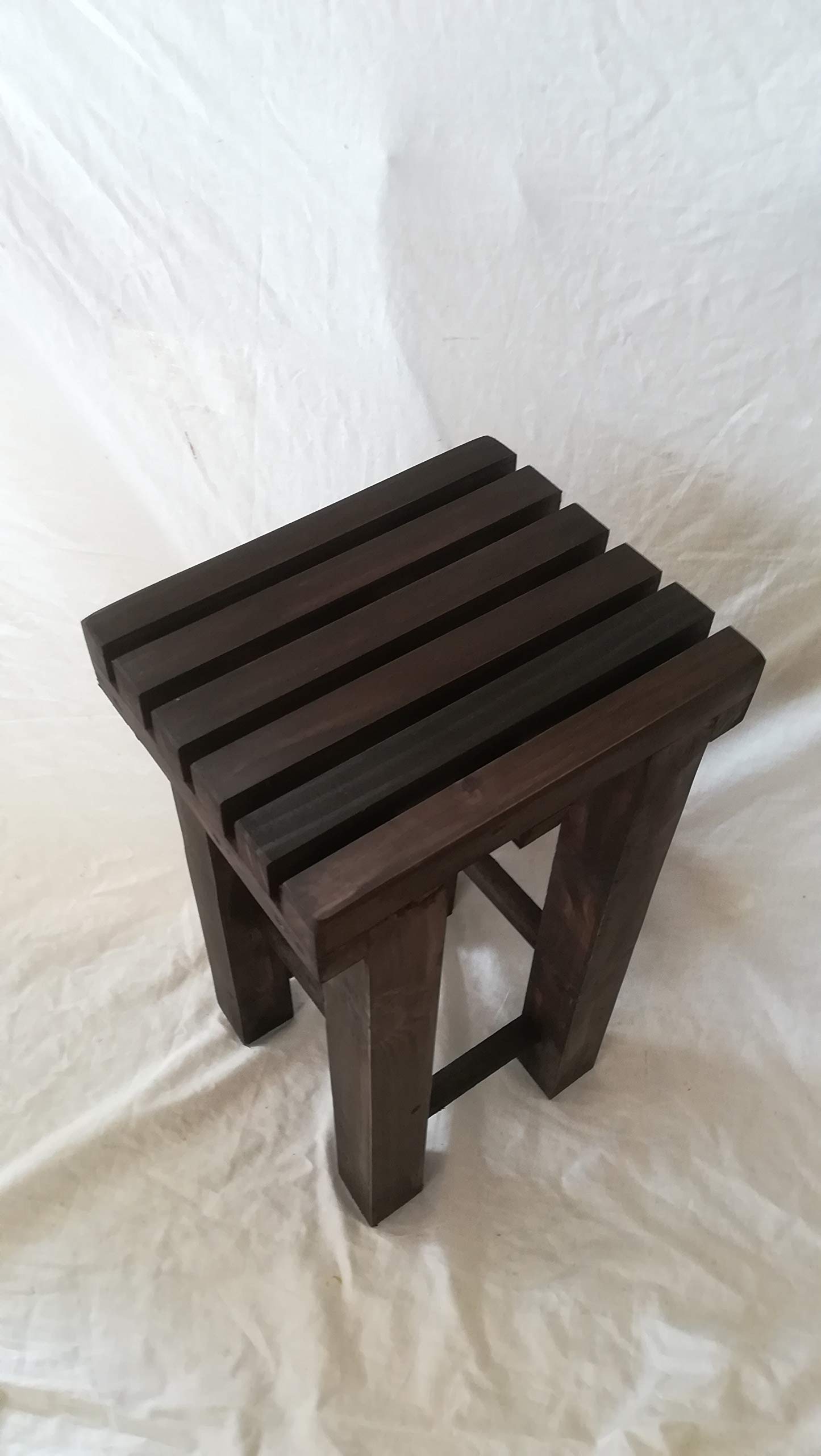 La IBERICA Tabouret à vis Bois. Vernis de couleur noyer