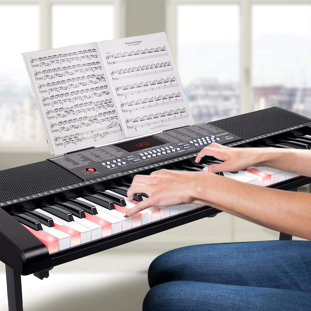 Bakaji Tastiera Musicale Pianola Elettronica 61 Tasti Luminosi Pianoforte Multifunzione con Supporto Sgabello e Cuffie 255 Ritmi Ingresso AUX e Leggio