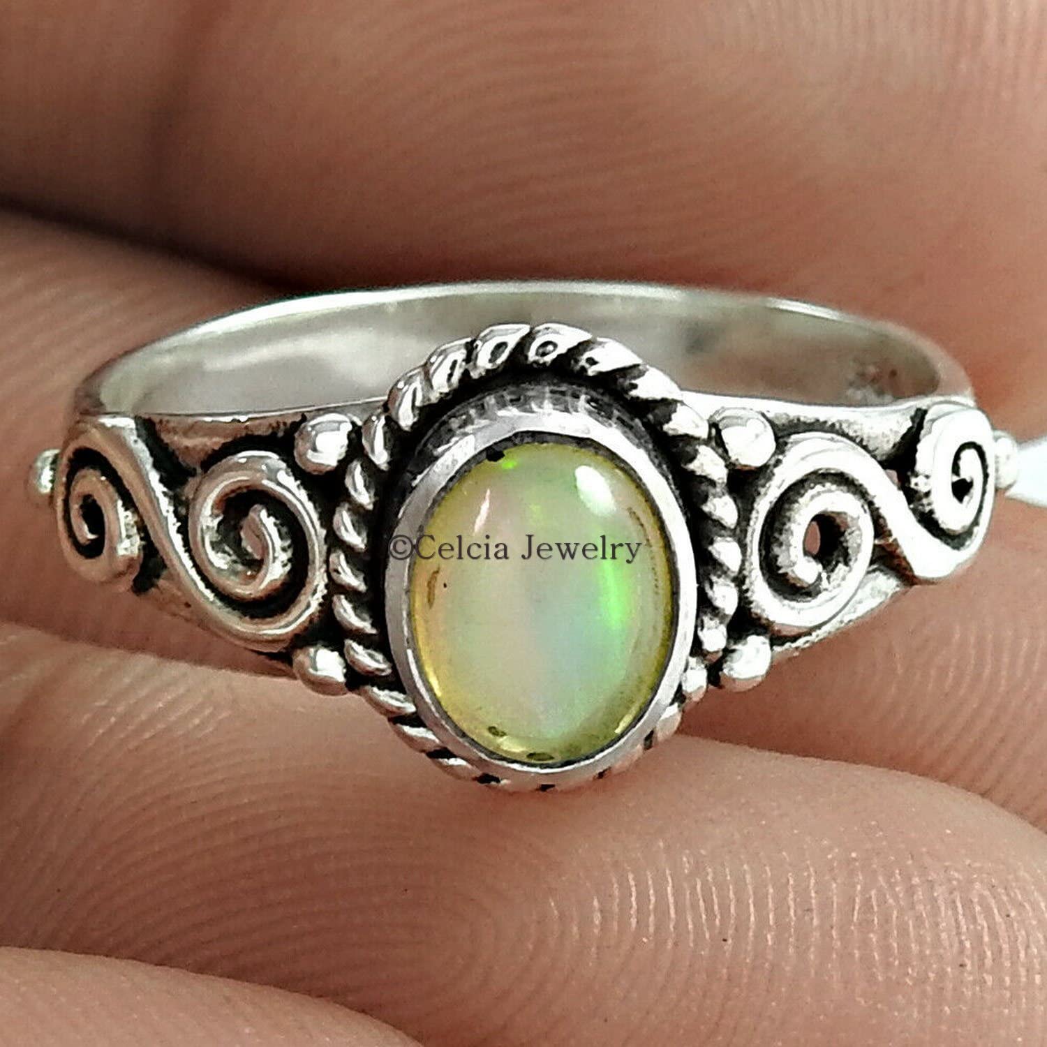 Natürlicher Opal-Heiledelstein, ovaler Ring, handgefertigter Designerschmuck für Frauen, Statement-Versprechensring, zartes Freundschaftsgeschenk, Muttertagsgeschenk, Oktober-Geburtsstein