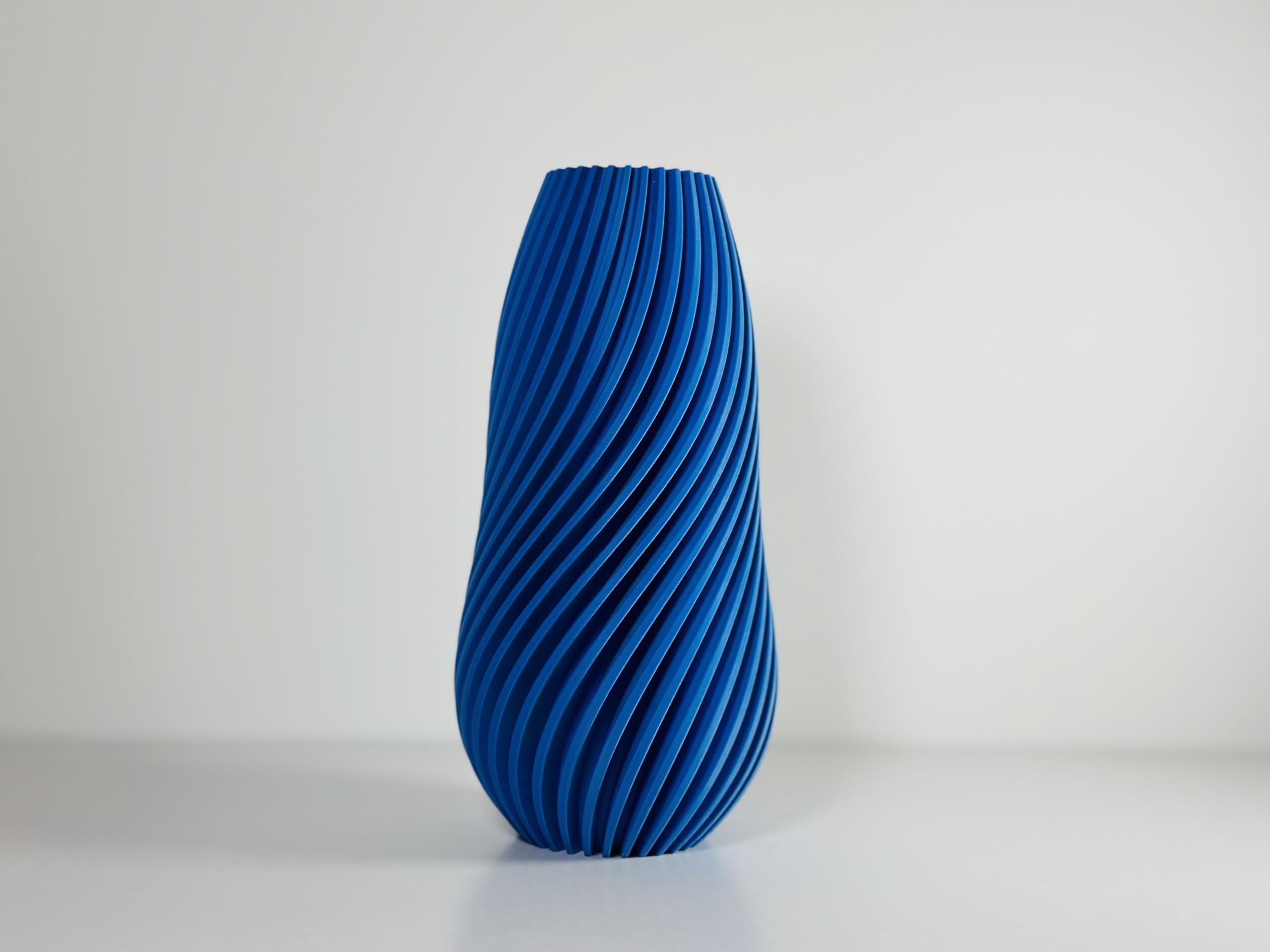 Vase bleu glace mat pour décoration de la maison et centres de table modernes