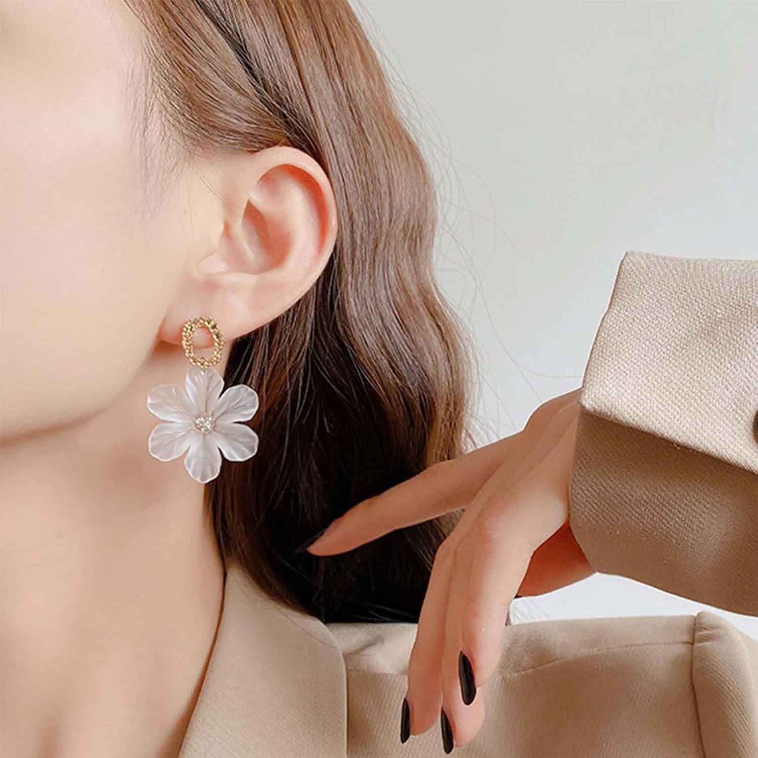 YienDoo Vintage Flower Drop Earrings Unique French Acrylic Flower Petal Dangle Earrings Statement Gold Geometric Hoop Stud Earrings Bridal Wedding White Flora Earrings Jewelry for Women - Image 3