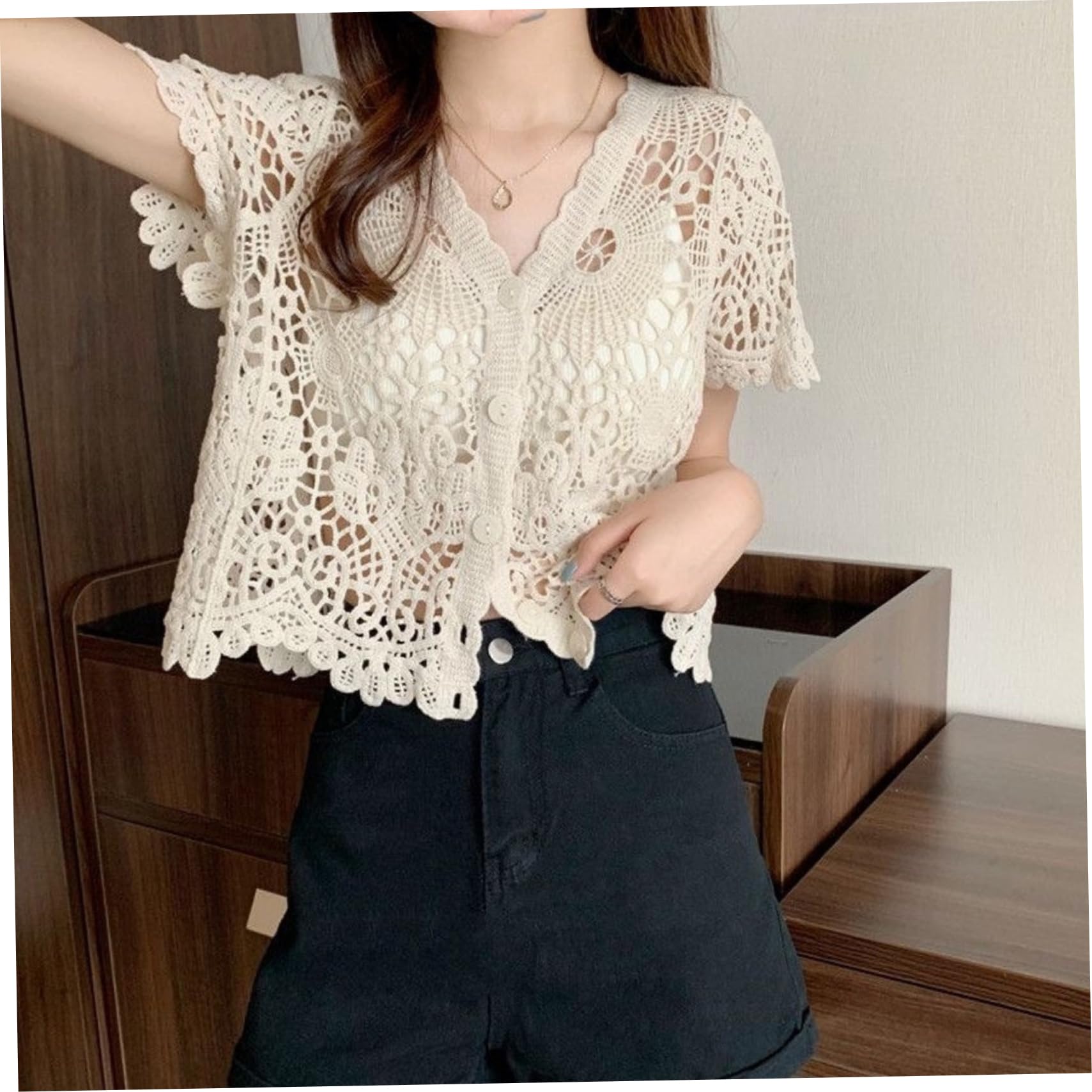 Cárdigan de Encaje para Mujer, cárdigan de Encaje Blanco Ahuecado de Manga Corta con Cuello en V, Encogimiento de Hombros de Ganchillo con Botones para Verano, Talla única, decoración