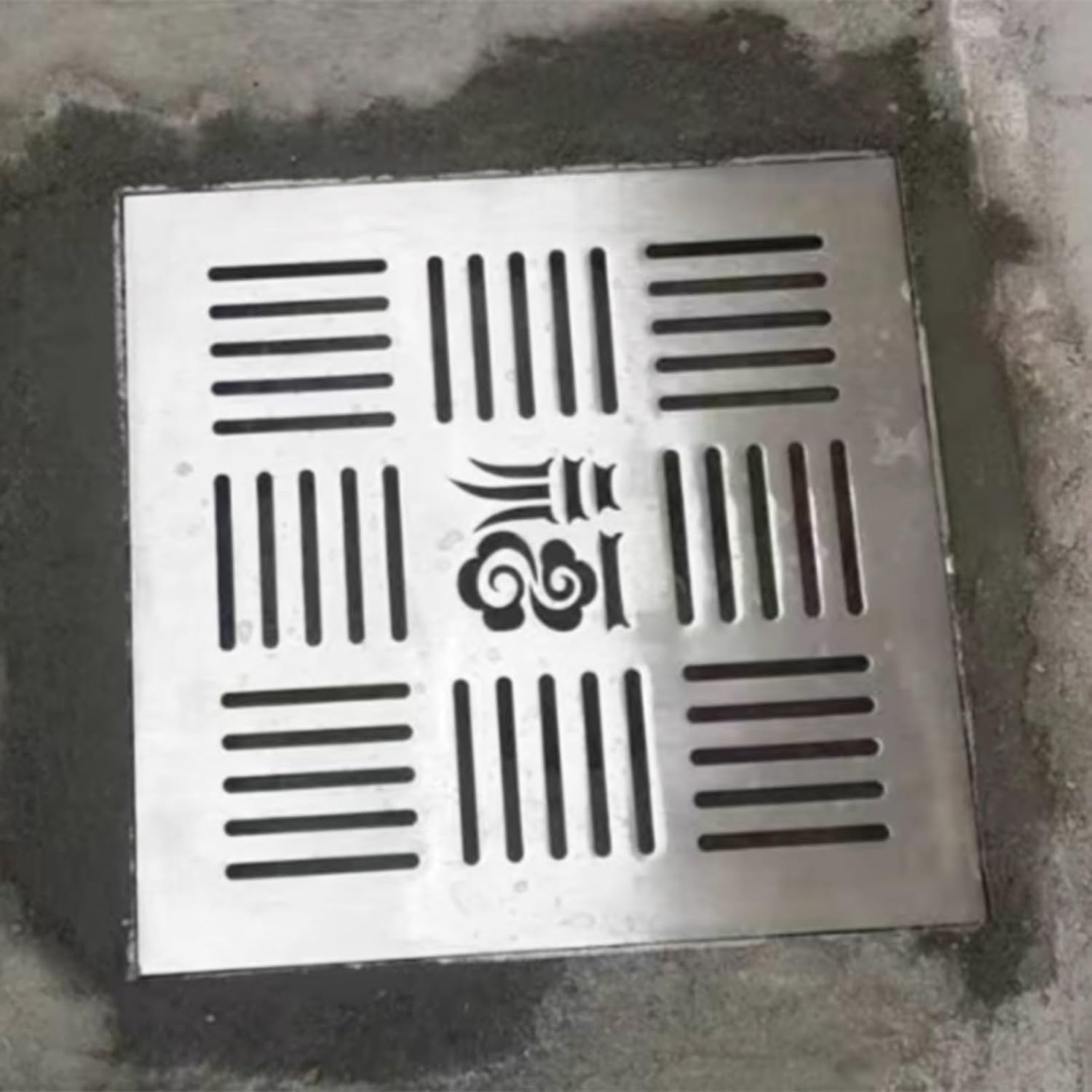 Square Metal Drain Cover for Yard, Removable Outdoor Drain Grate with Base, Sturdy & Artistic Sewer Cover for Concrete Floor, Easy to Clean(40cmx40cm(15 3/4" x15 3/4"))