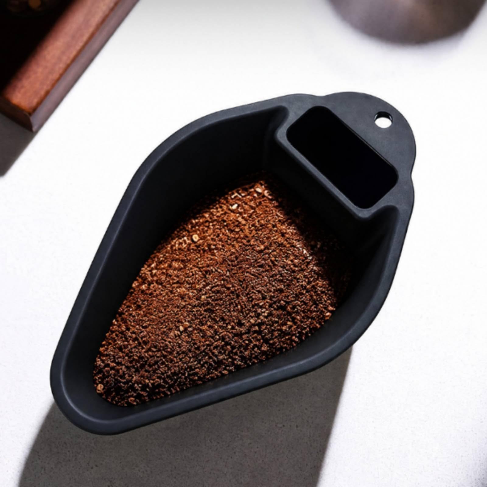 Bandeja de para Café con Estrecho Antiderrames Báscula Digital Integrada Vaso Dosificador Taza de Porcionado Recargable 3.7V Adecuada para Molienda Portafiltro Baristas Casa