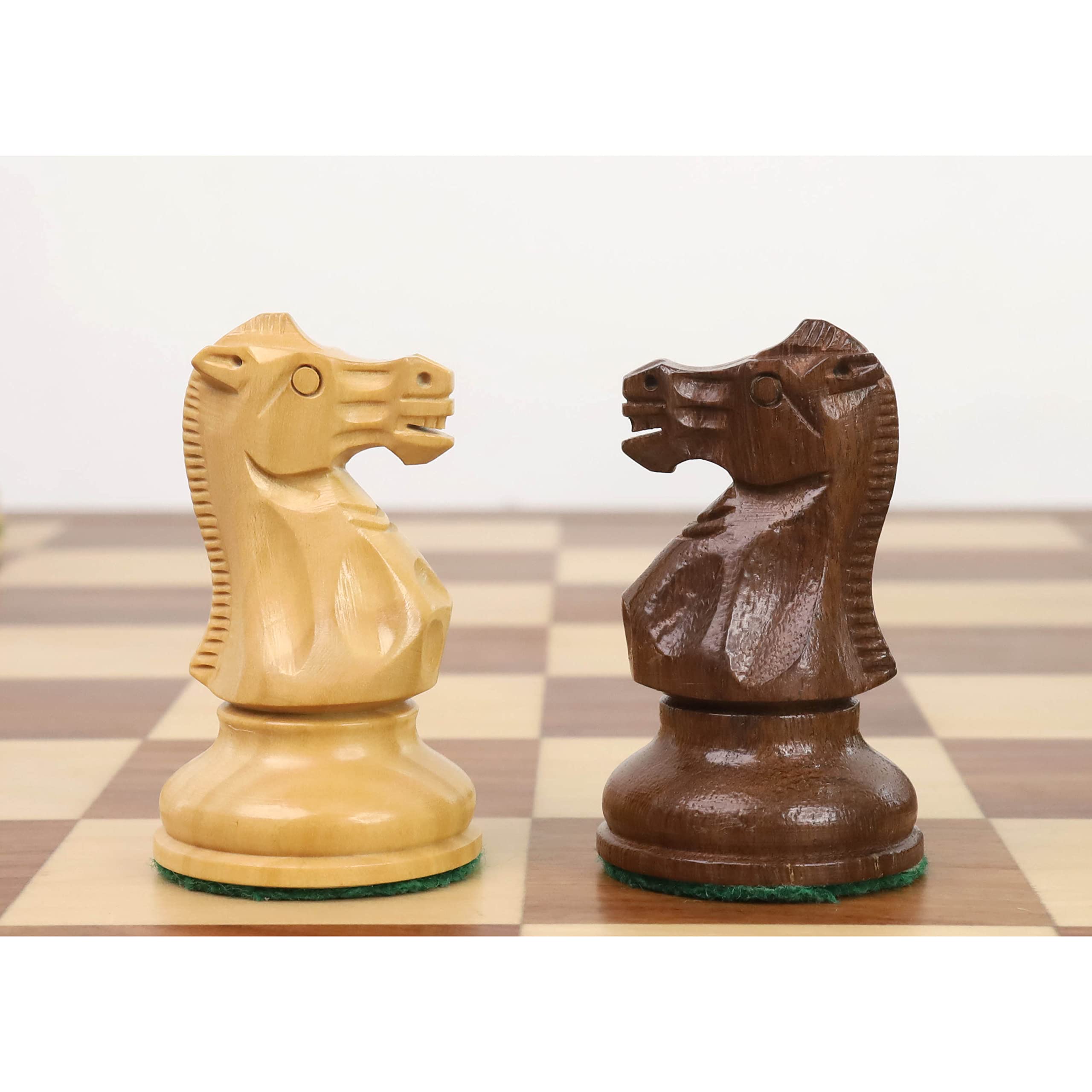 Royal Chess Mall - 10,4 cm große, klassische Staunton-Schachfiguren aus Holz - gewichtetes goldenes Palisander