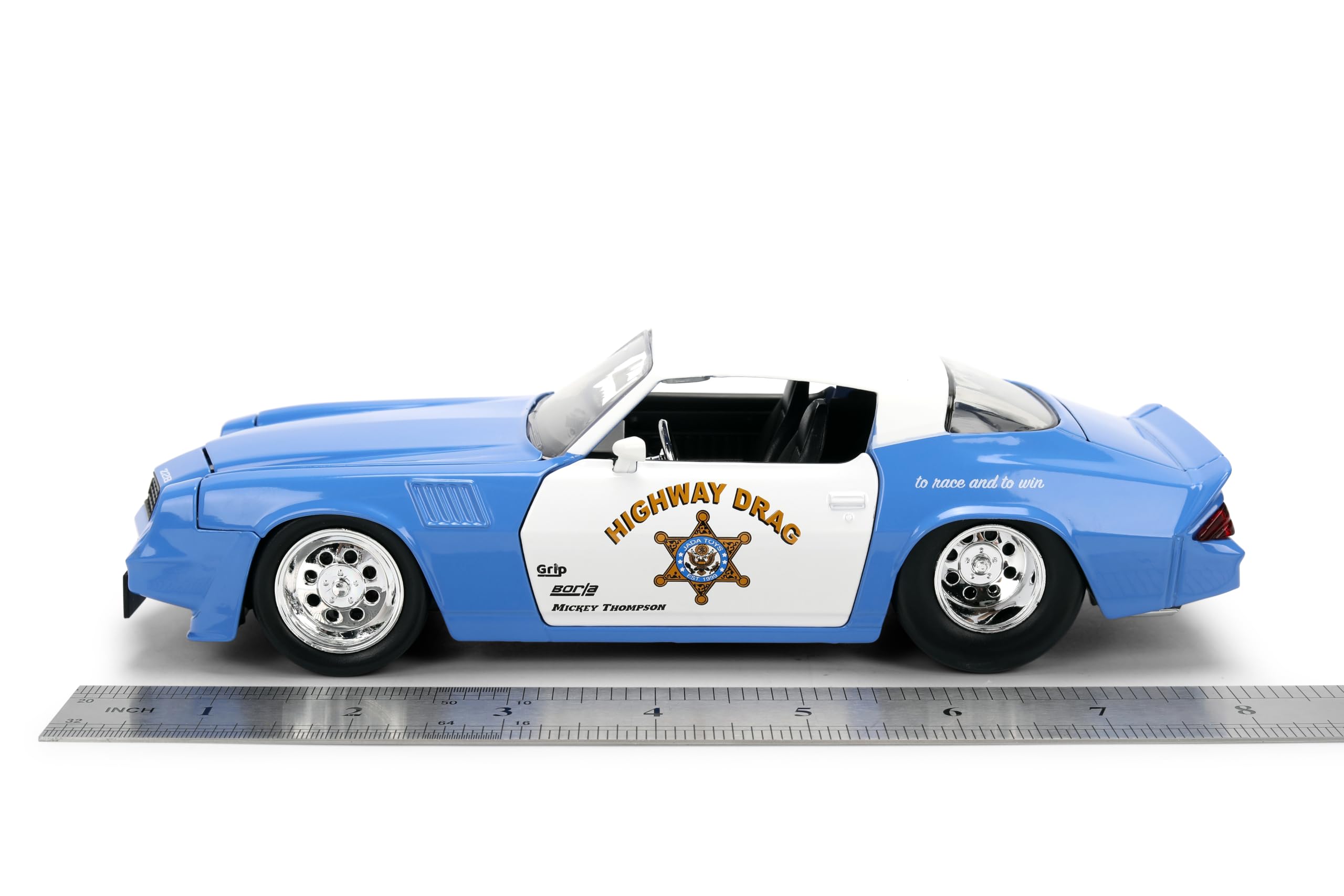 Jada Toys Bigtime Muscle 1:24 1970 Chevrolet Camaro Die-Cast Car - otwierane drzwi, maska, bagażnik, gumowe opony (niebieski/biały)