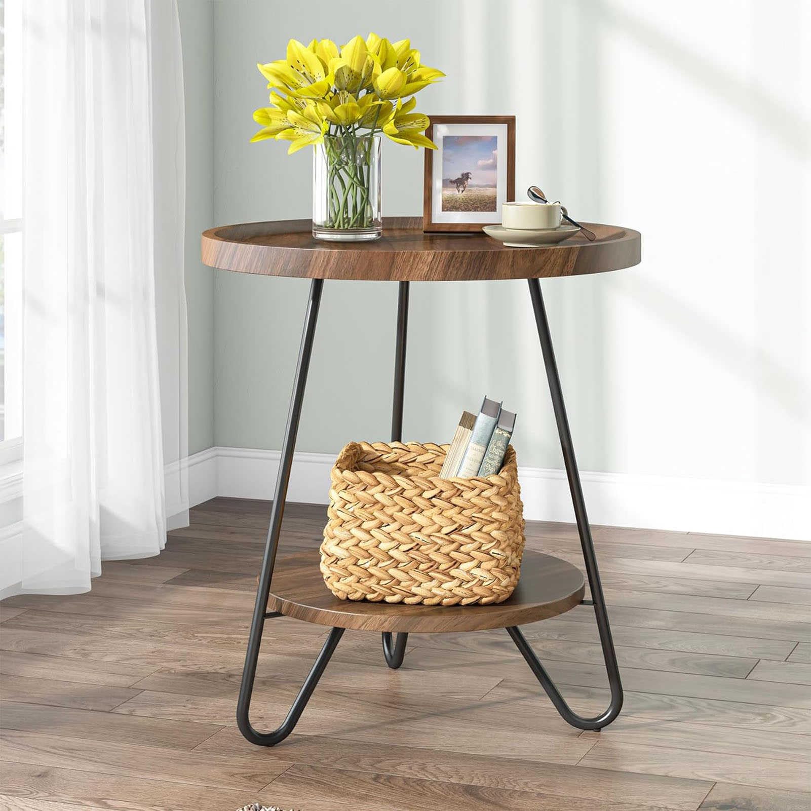 Ensemble industriel moderne de tables d'appoint en métal robuste et finitions soignées